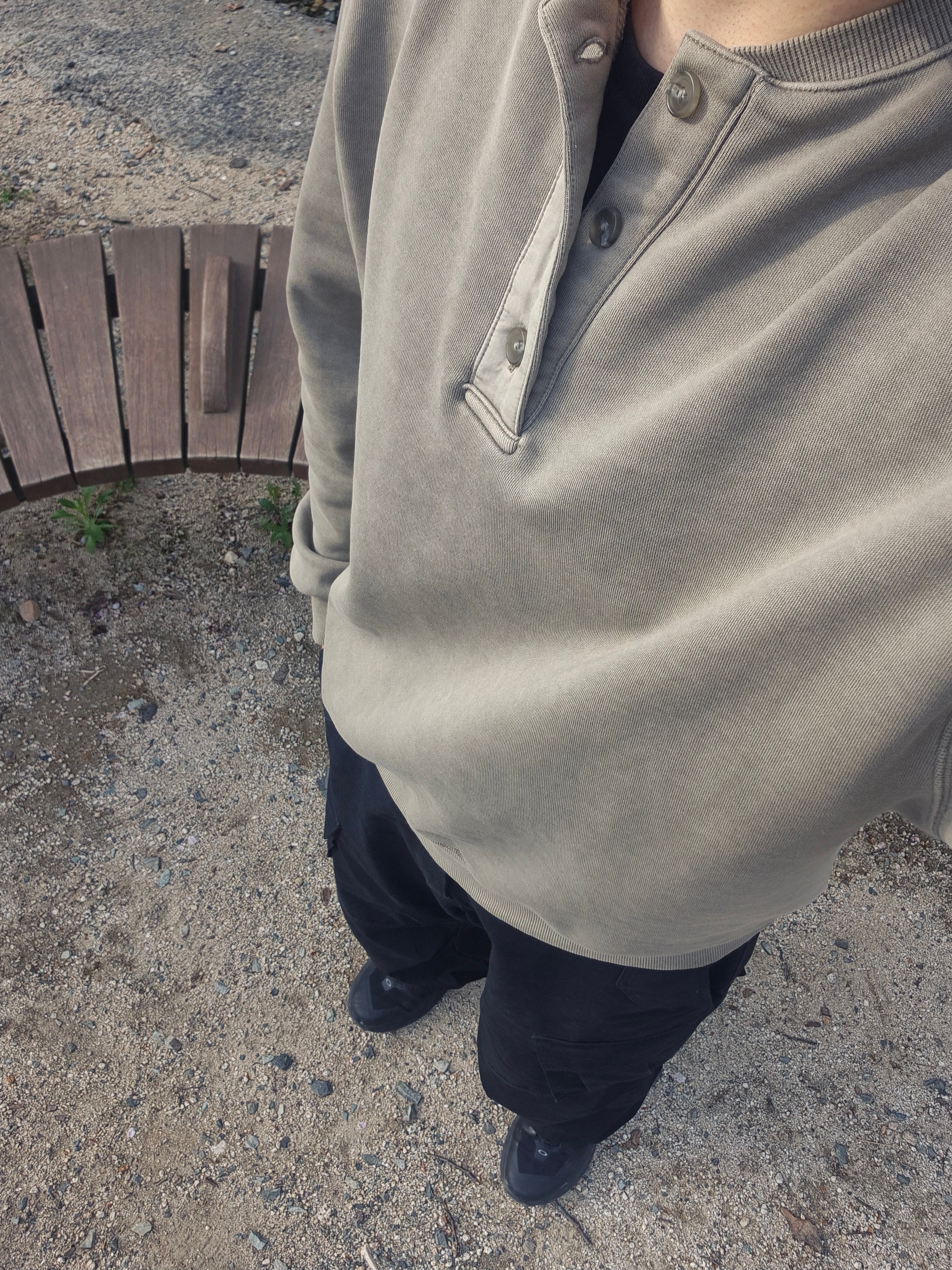 Flavorism VTG Washed Cargo Pants Black, Oakley Light Breathe Triple Black 착용 스타일 - 3