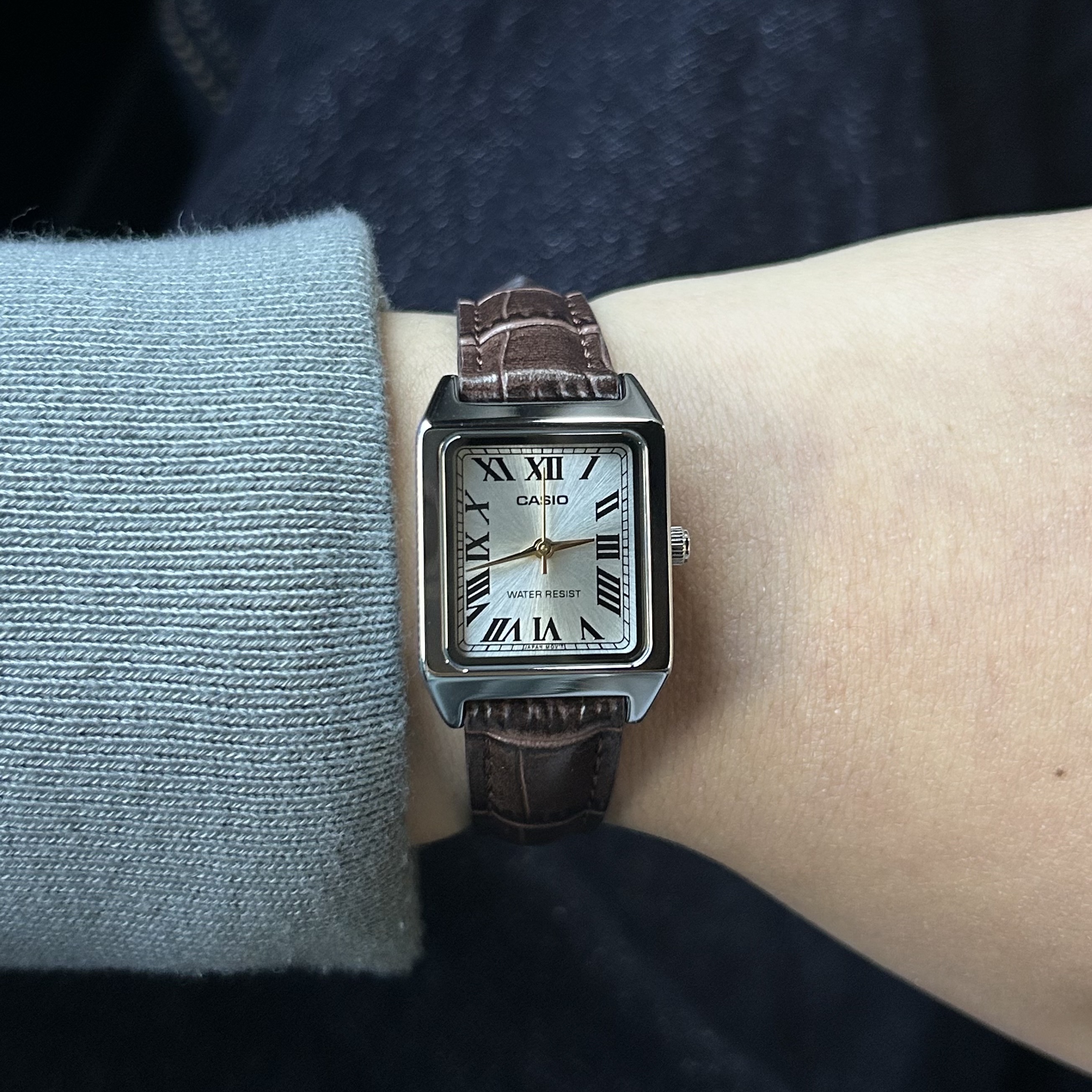Casio LTP-V007L-9B 착용 스타일