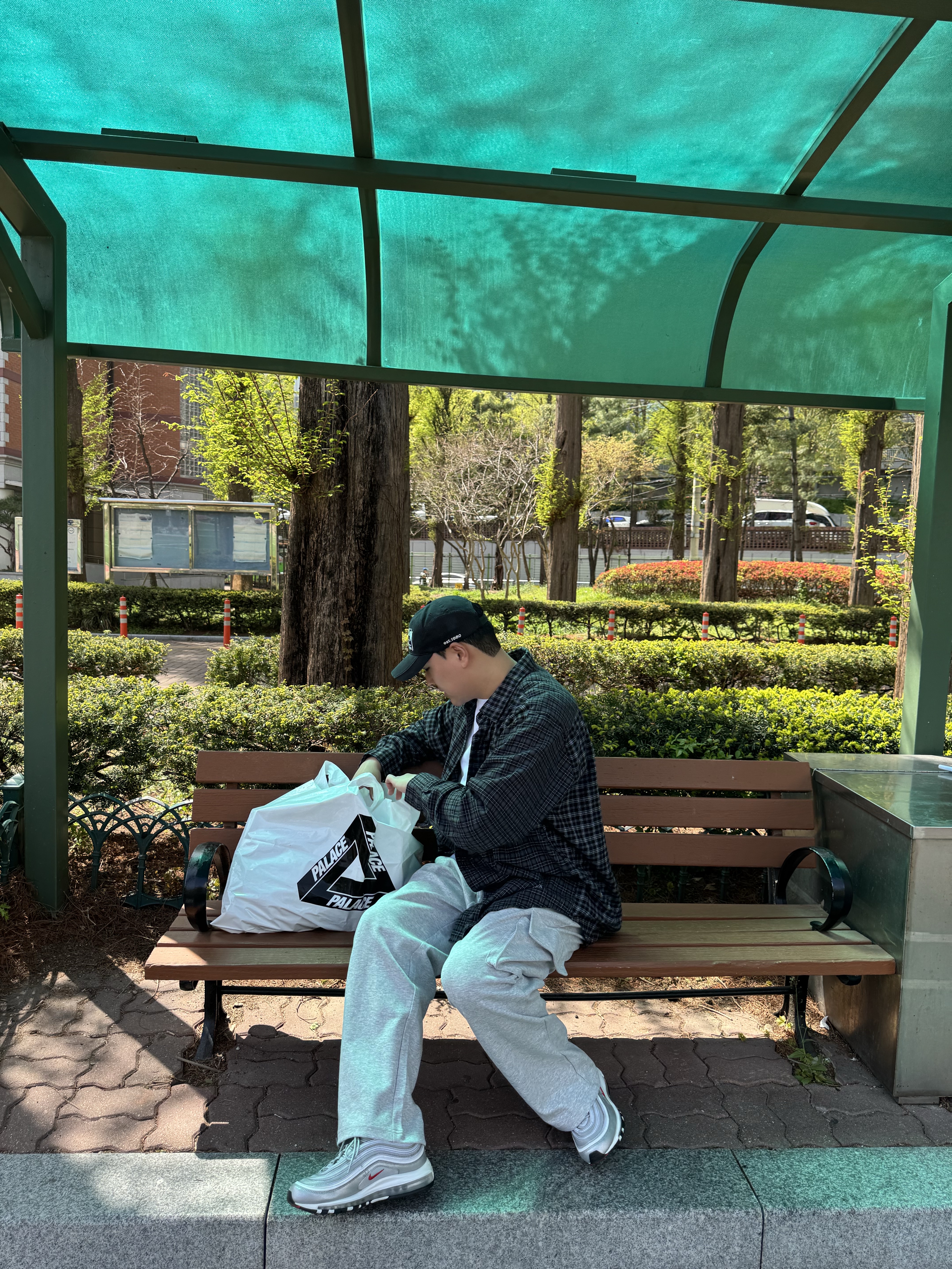 Stussy Parts & Service Mesh Cap Black, Nike Air Max 97 OG Silver Bullet 2022 착용 스타일 - 8