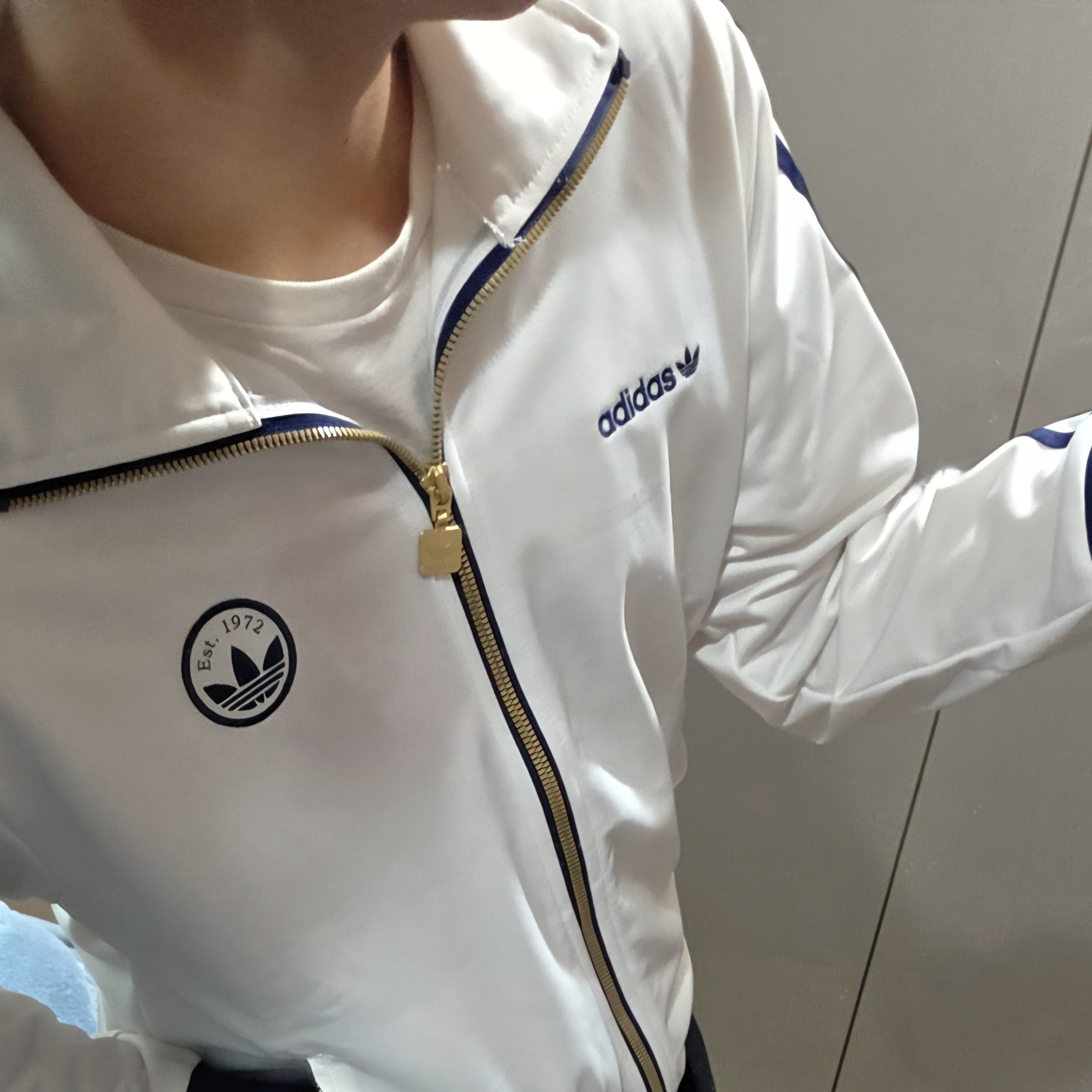 (W) Adidas Firebird Badge Track Top Cloud White - KR Sizing 착용 스타일