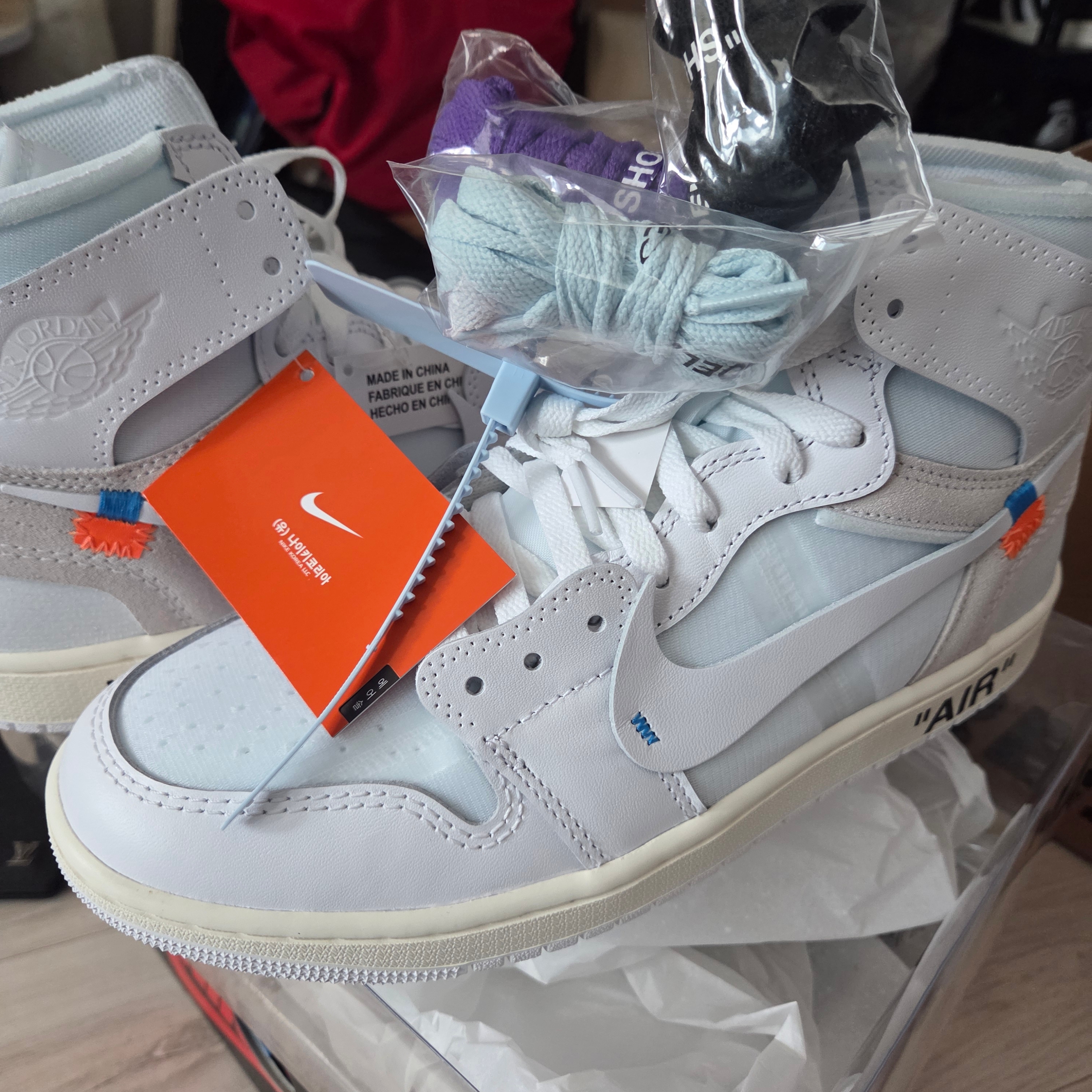 Jordan 1 x Virgil Abloh Archive Retro High Alaska White 착용 스타일