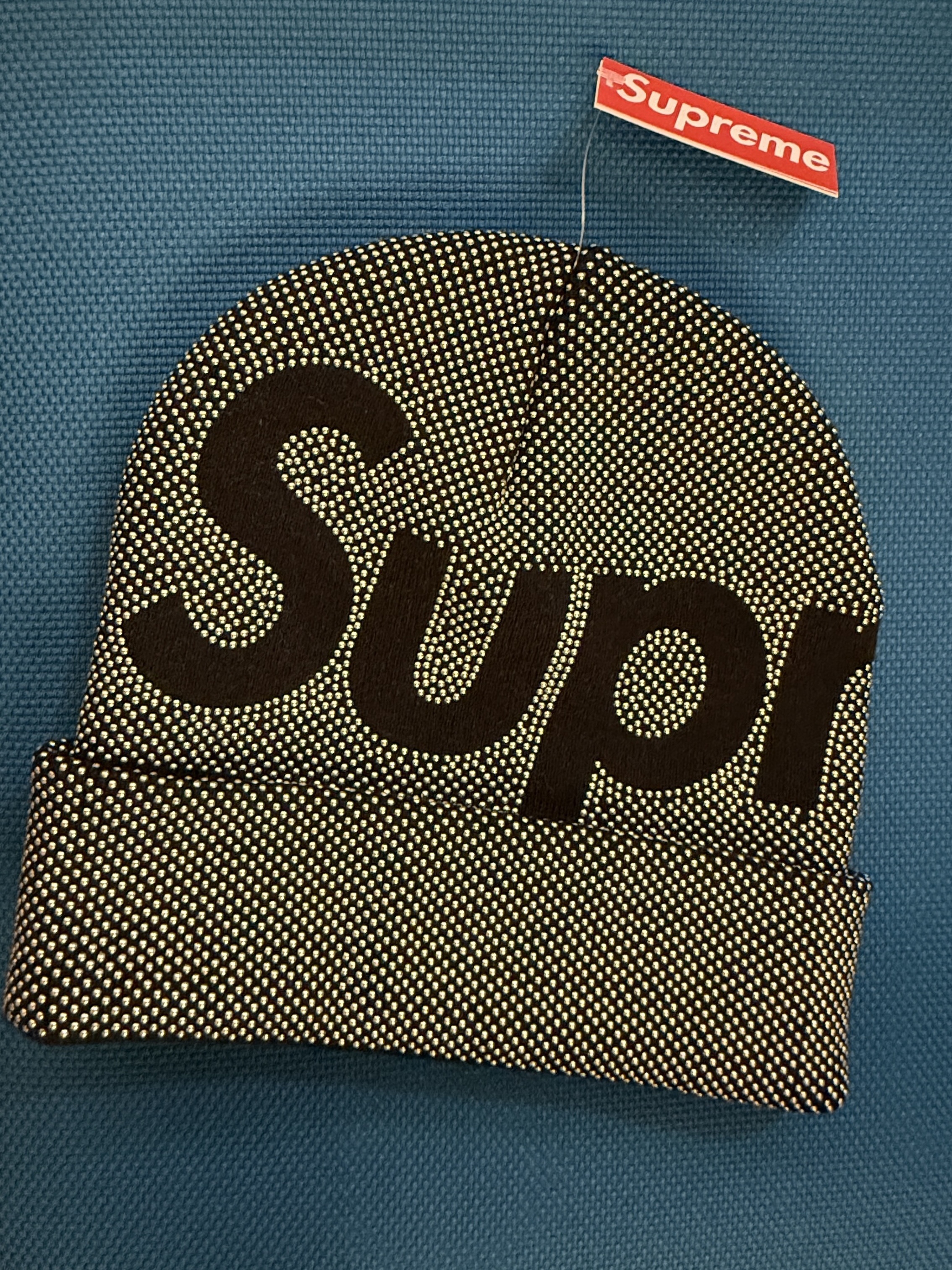 Supreme Studded Knockout Big Logo Beanie Black - 25FW 착용 스타일 - 4