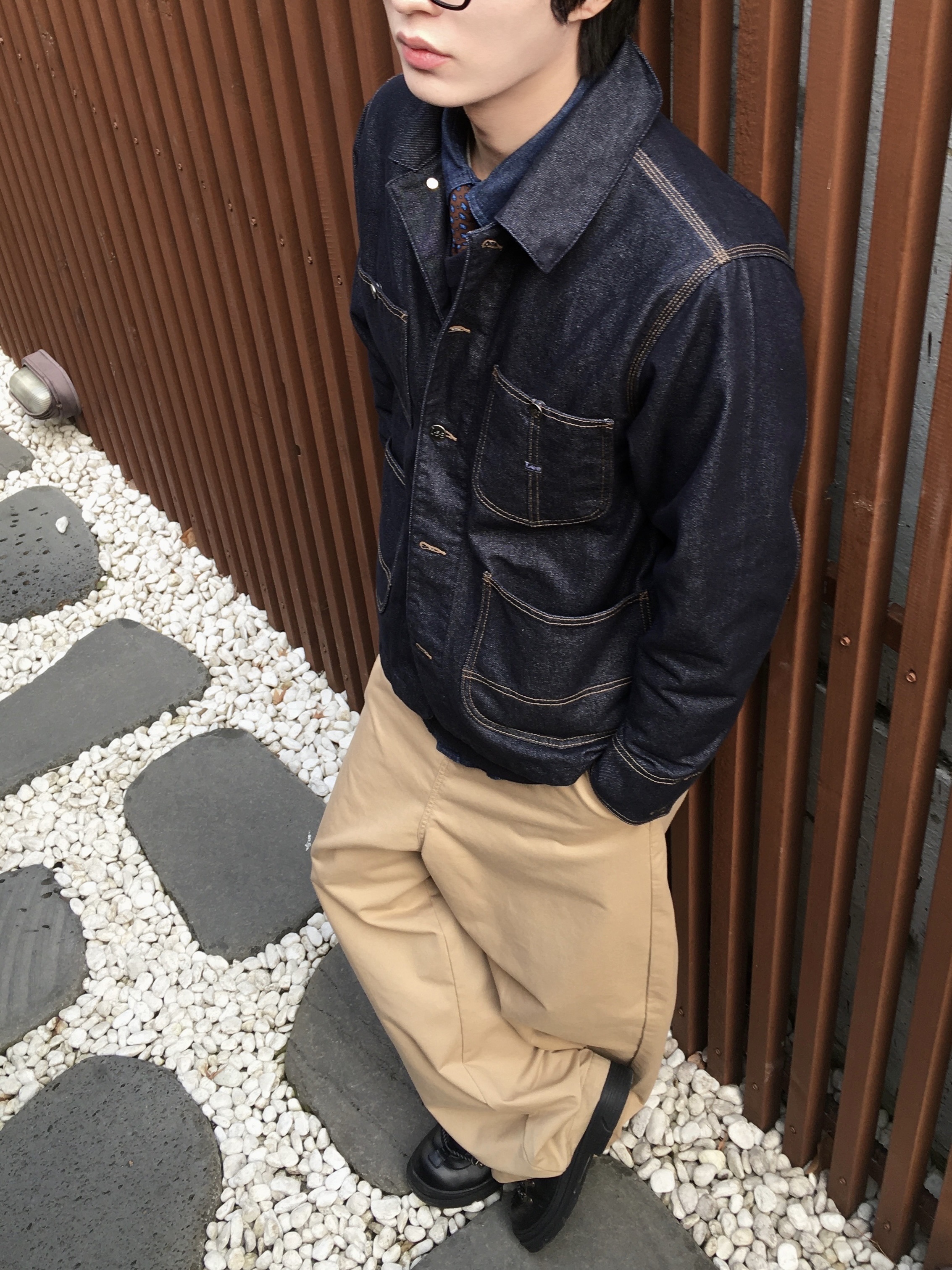 Romantic Move Smoke Hiking Shoes Oil Black 착용 스타일 - 5