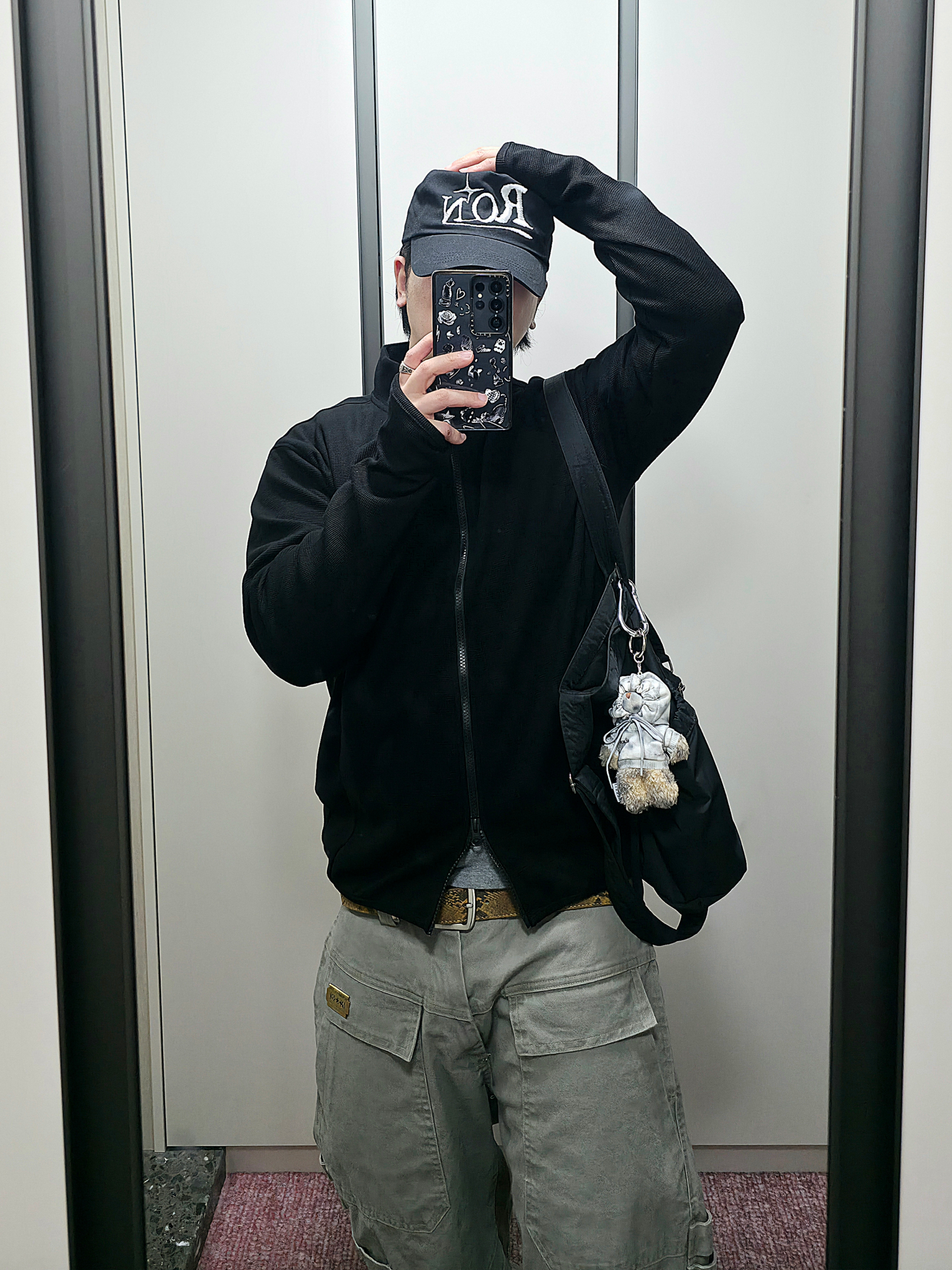ALEXII Dirty Hoodie Bear Yellow 착용 스타일 - 1