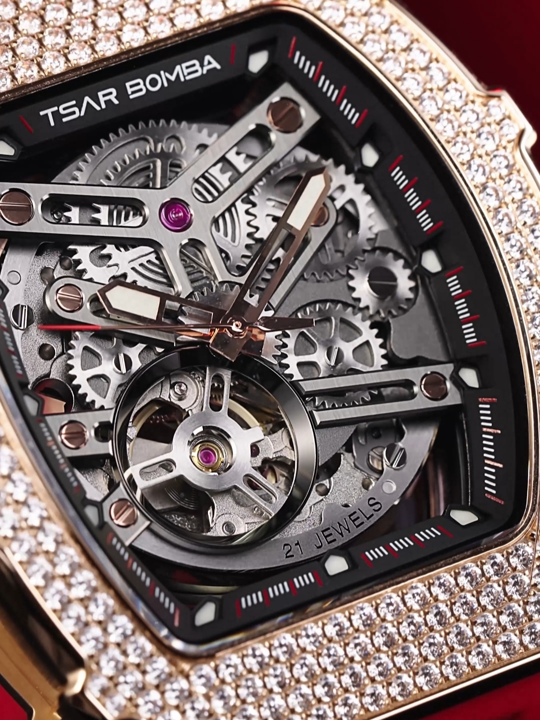 Tsar Bomba Elemental Zirconia -Cubic Automatic TB8208D-12 Red 2 착용 스타일 - 2