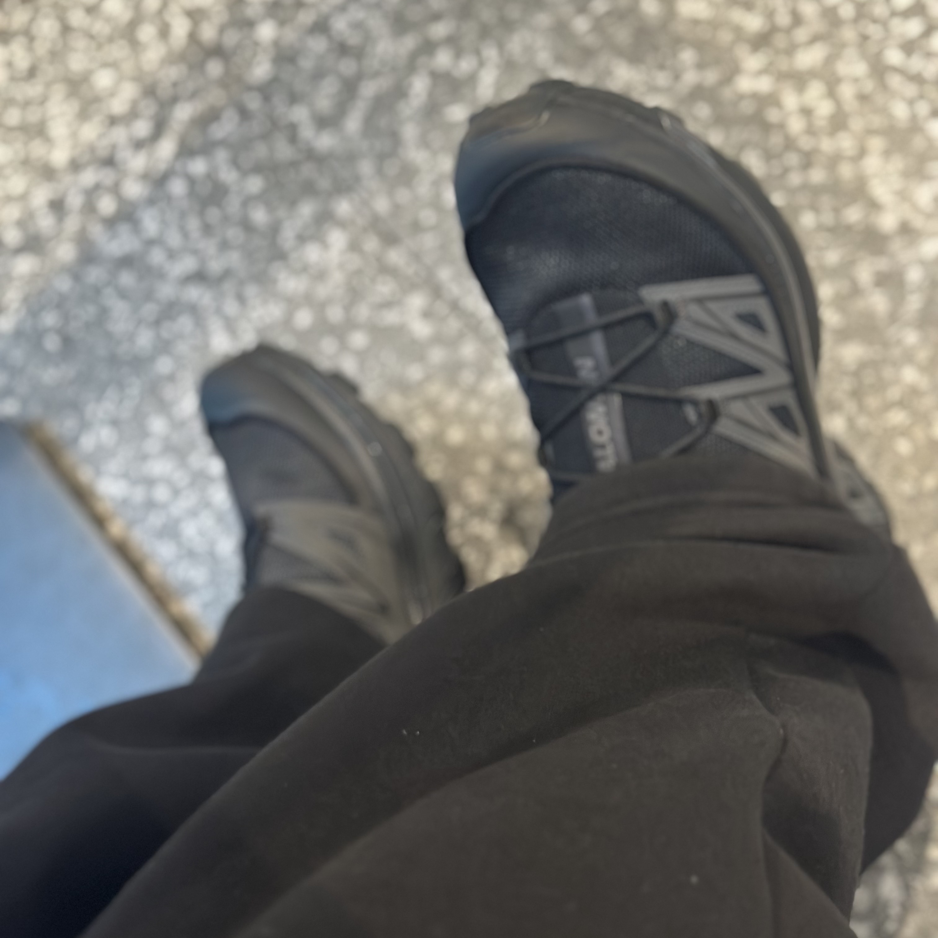 Salomon XT-6 Expanse Black Ebony 착용 스타일