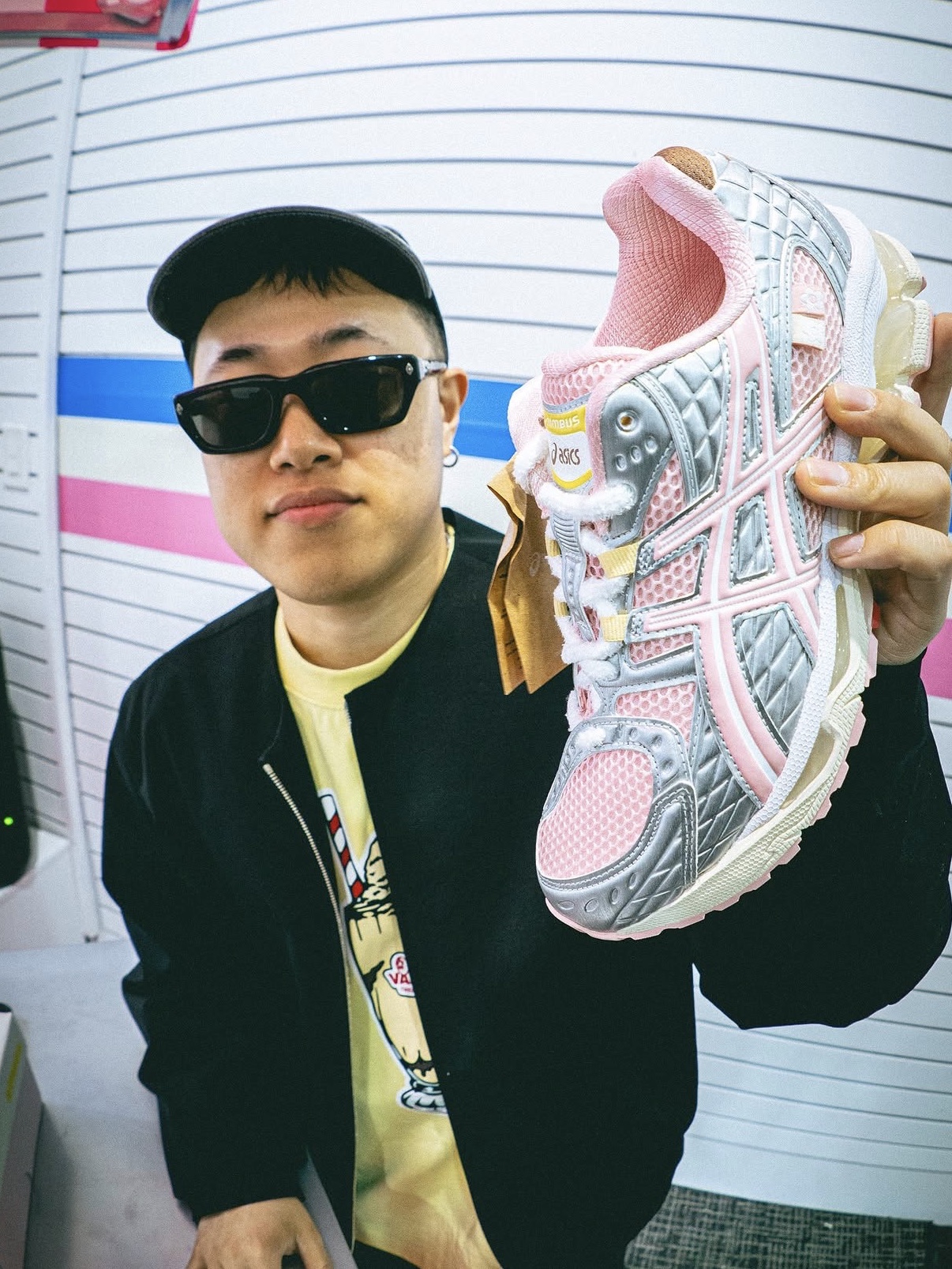 Asics x Atmos x Vandy The Pink Gel-Nimbus 10.1 Banana Split Strawberry 착용 스타일 - 4