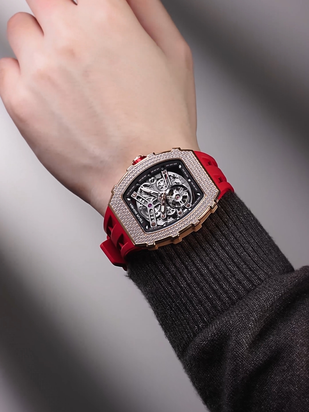 Tsar Bomba Elemental Zirconia -Cubic Automatic TB8208D-12 Red 2 착용 스타일 - 1