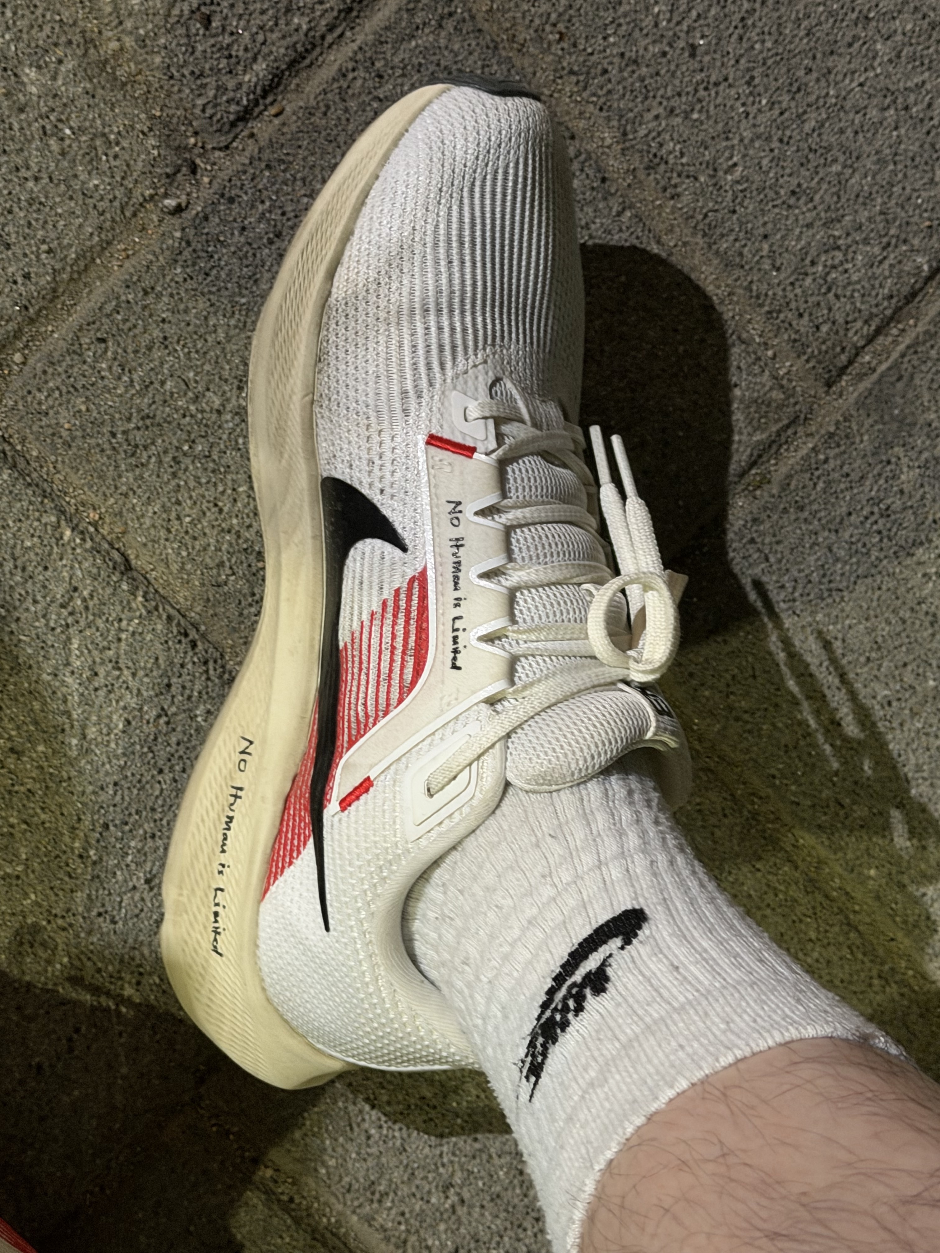 Nike NSW Everyday Essential Crew Socks White (3 Pack/Korean Ver.), Nike Air Zoom Pegasus 40 Eliud Kipchoge 착용 스타일