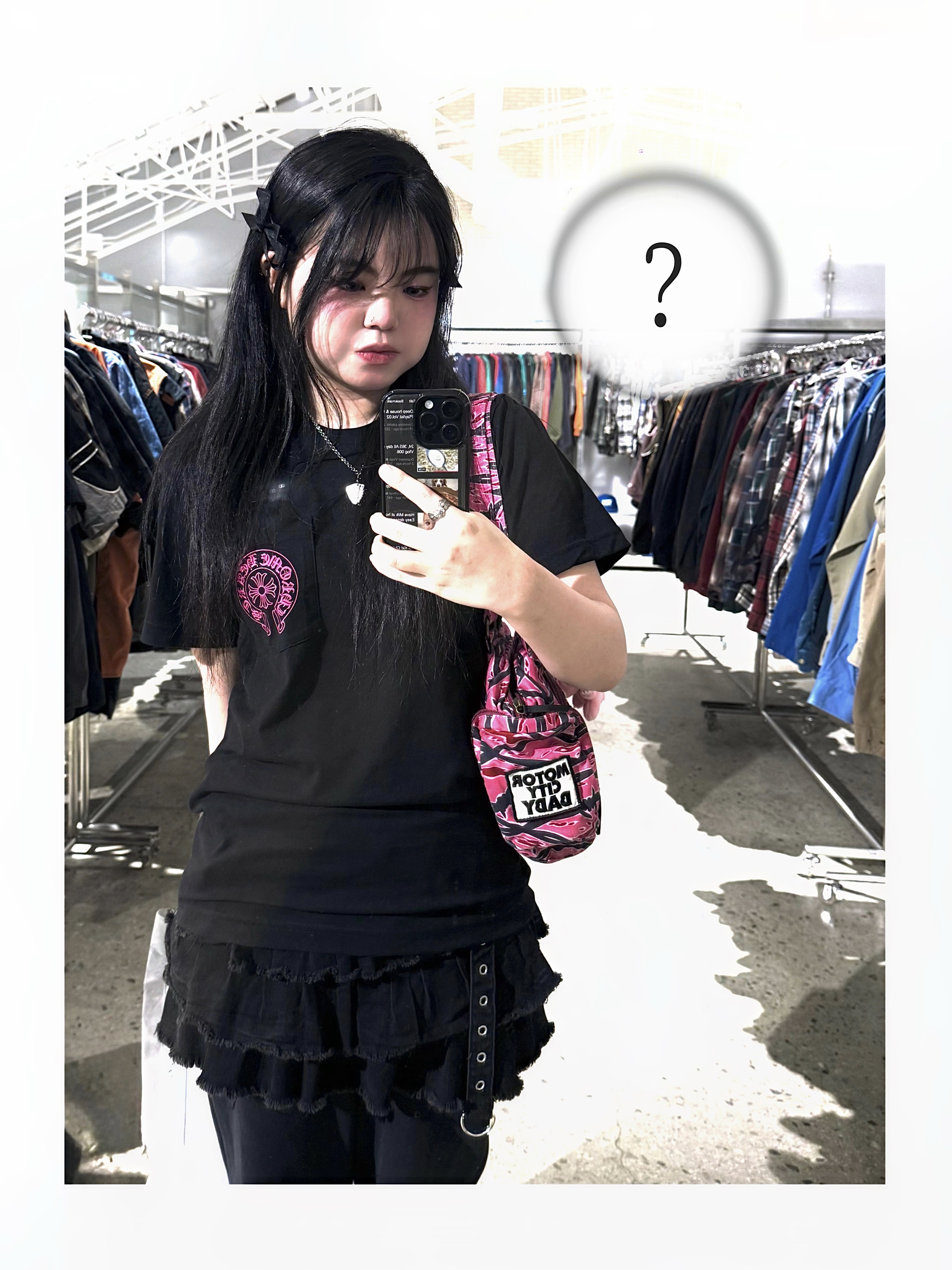 Chrome Hearts Horseshoe Logo T-Shirt Black Pink, (W) Hysteric Glamour On Skull Pick Necklace Silver 착용 스타일 - 2