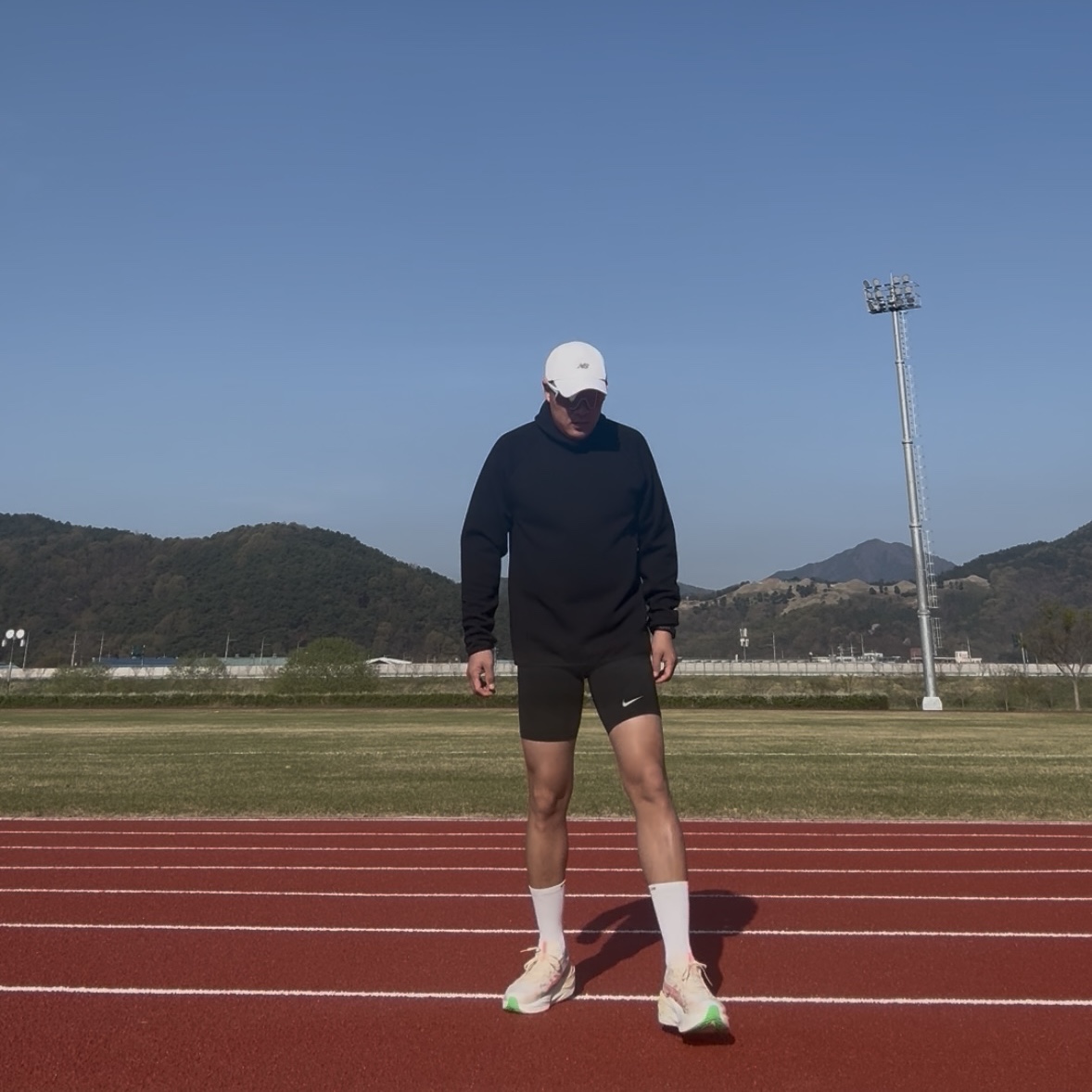Asics Superblast 3 Seashell Sun Coral 착용 스타일 - 1