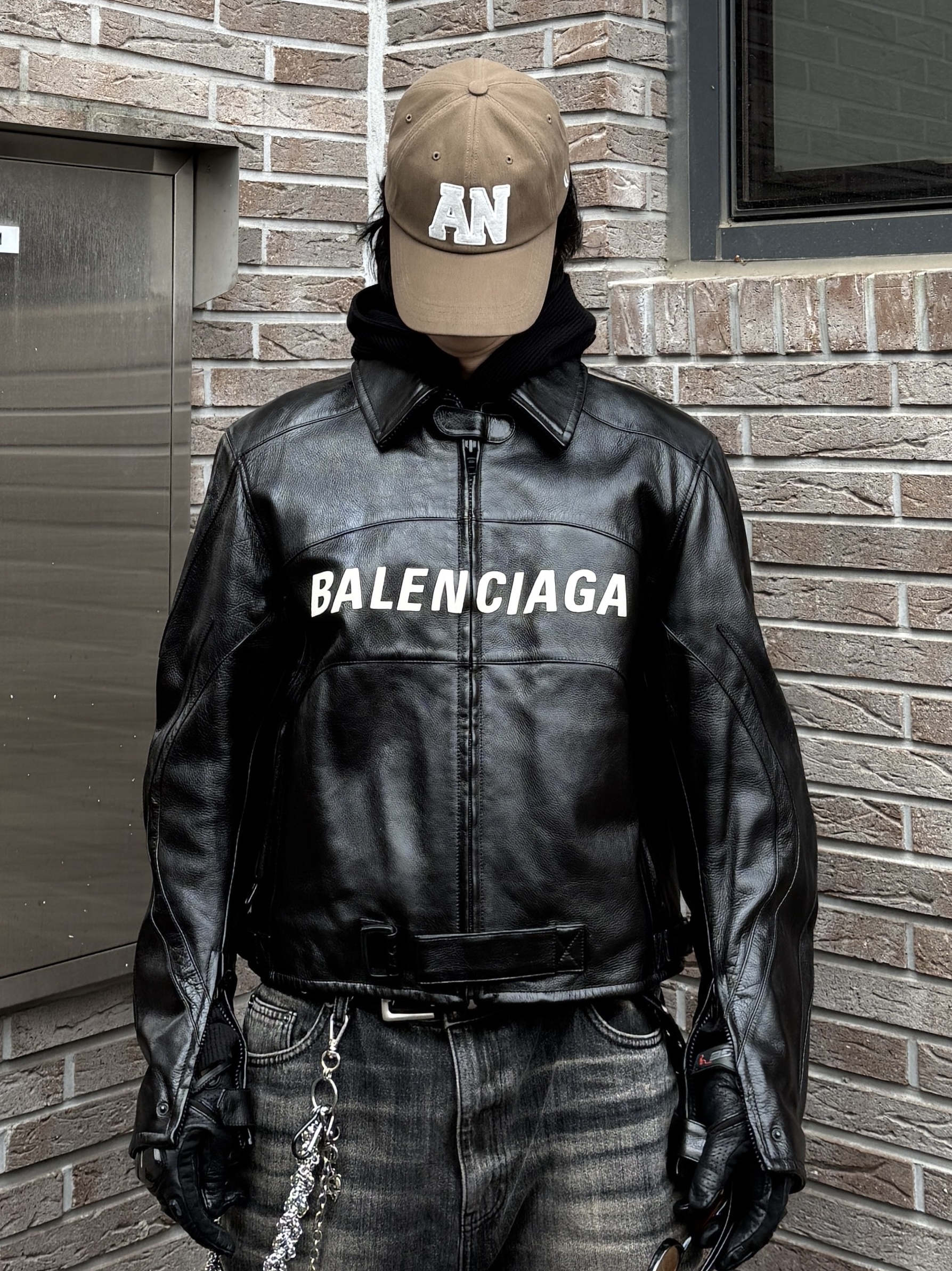 Balenciaga Stomper Bootie Black, Kamien x MJD Double Hole Belt Black Shearling Calfskin 착용 스타일 - 2