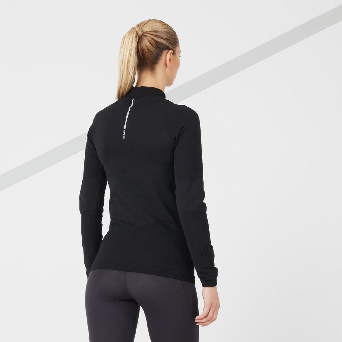 데카트론 여성 러닝 심리스 긴팔 티 런 스킨케어 500 스모크 블랙(DECATHLON Women's Running Seamless Long-Sleeved T-Shirt Run Skincare 500 Smoke Black) - 4