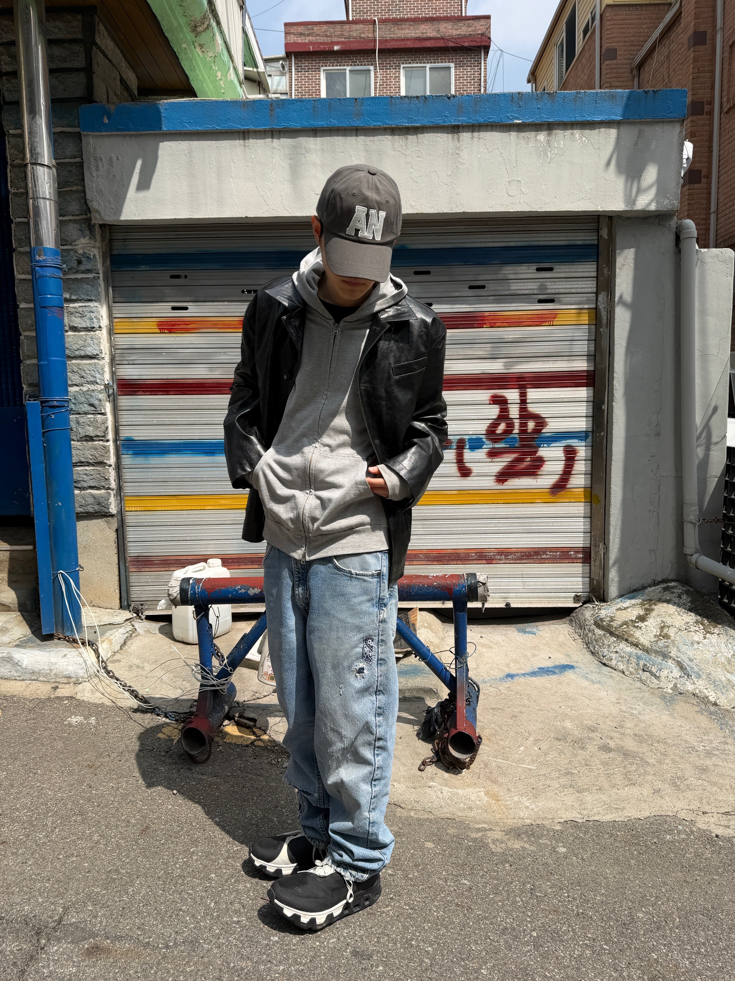 On Running x Post Archive Faction (Paf) Cloudmonster Hyper Black 착용 스타일 - 8