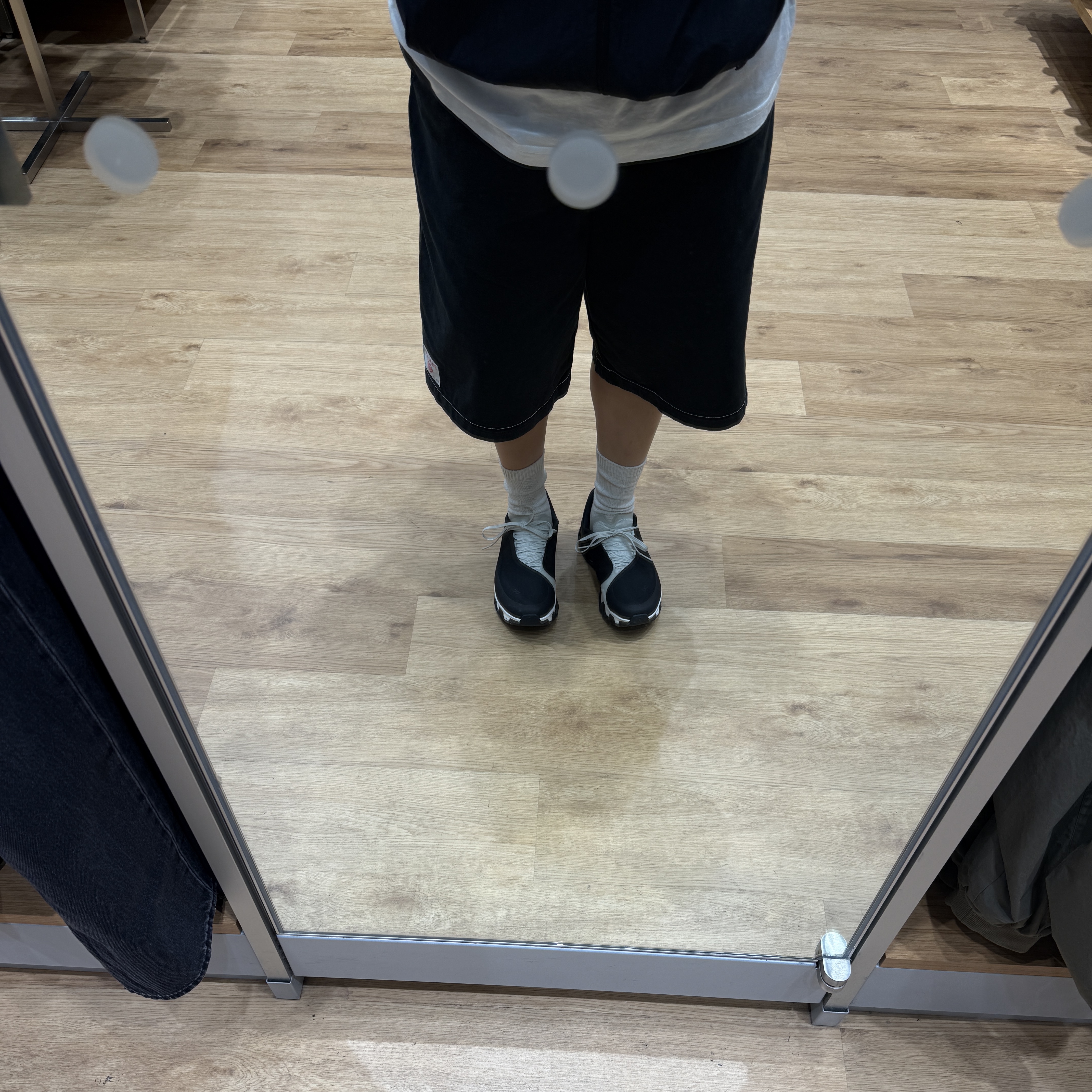 On Running x Post Archive Faction (Paf) Cloudmonster Hyper Black 착용 스타일