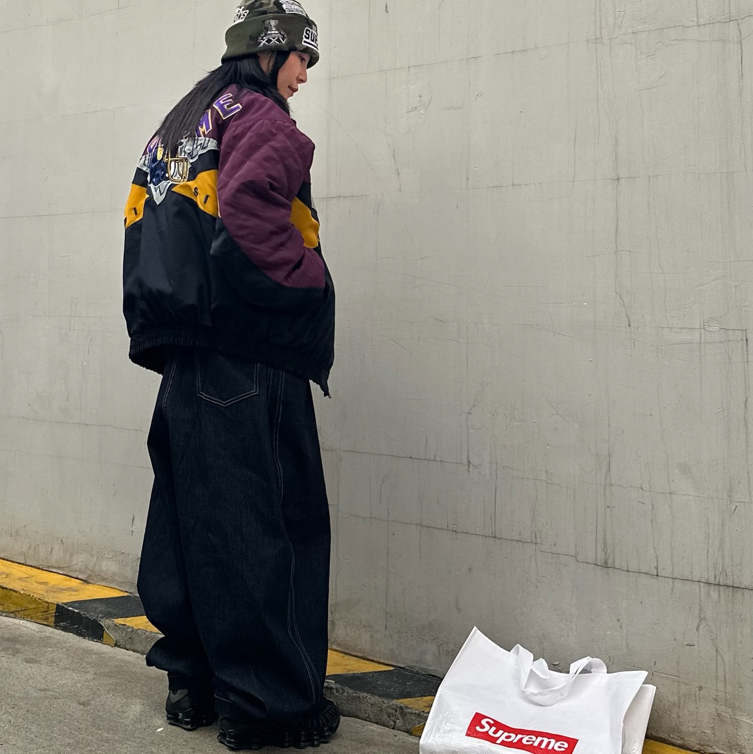 Supreme x MM6 Maison Margiela Split Stadium Jacket Navy - 26SS, Supreme New Era Football Beanie Woodland Camo - 25FW 착용 스타일 - 3