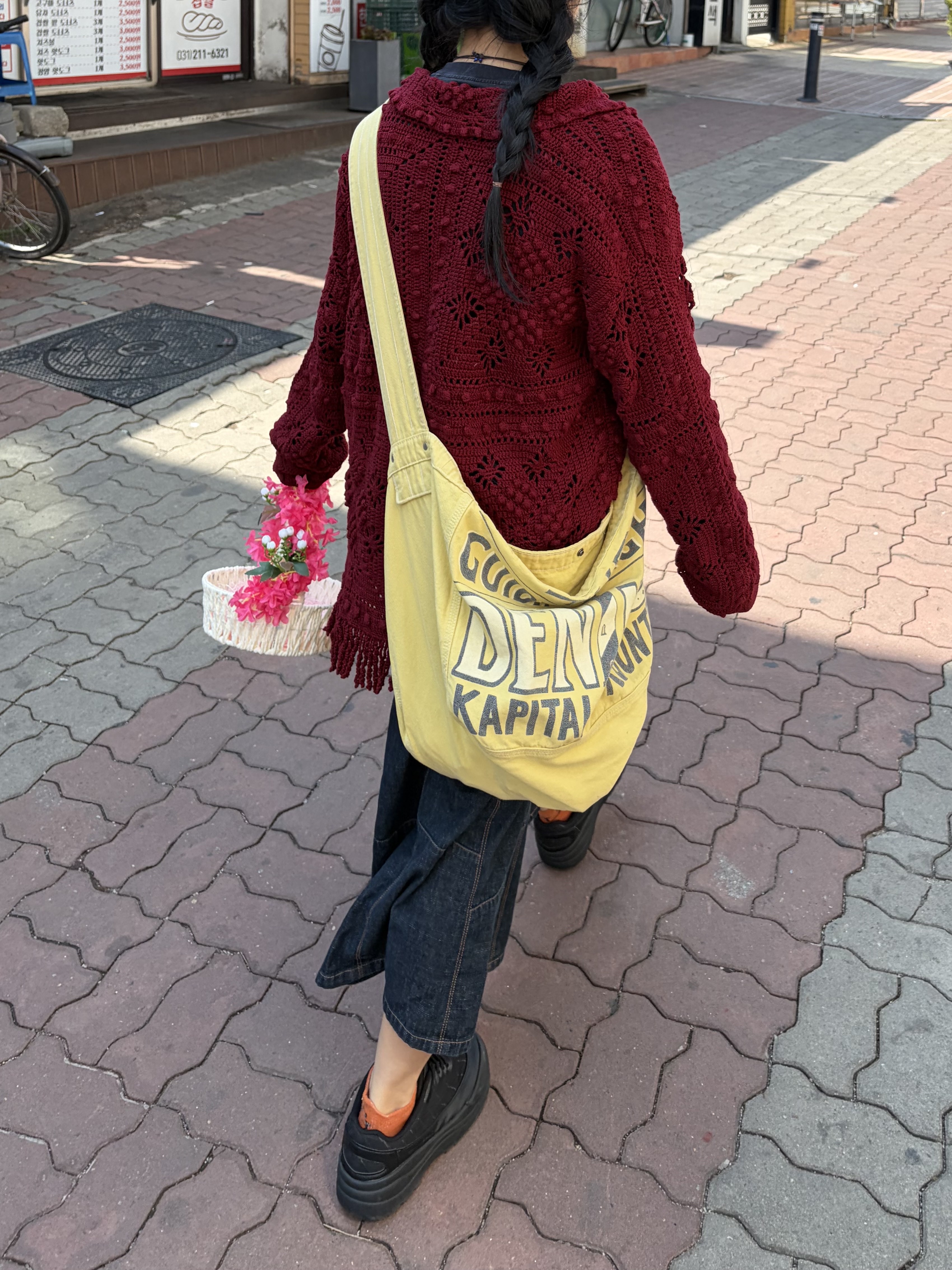 Kapital Canvas Newspaper Bag Guiding Light Light Yellow 착용 스타일 - 2