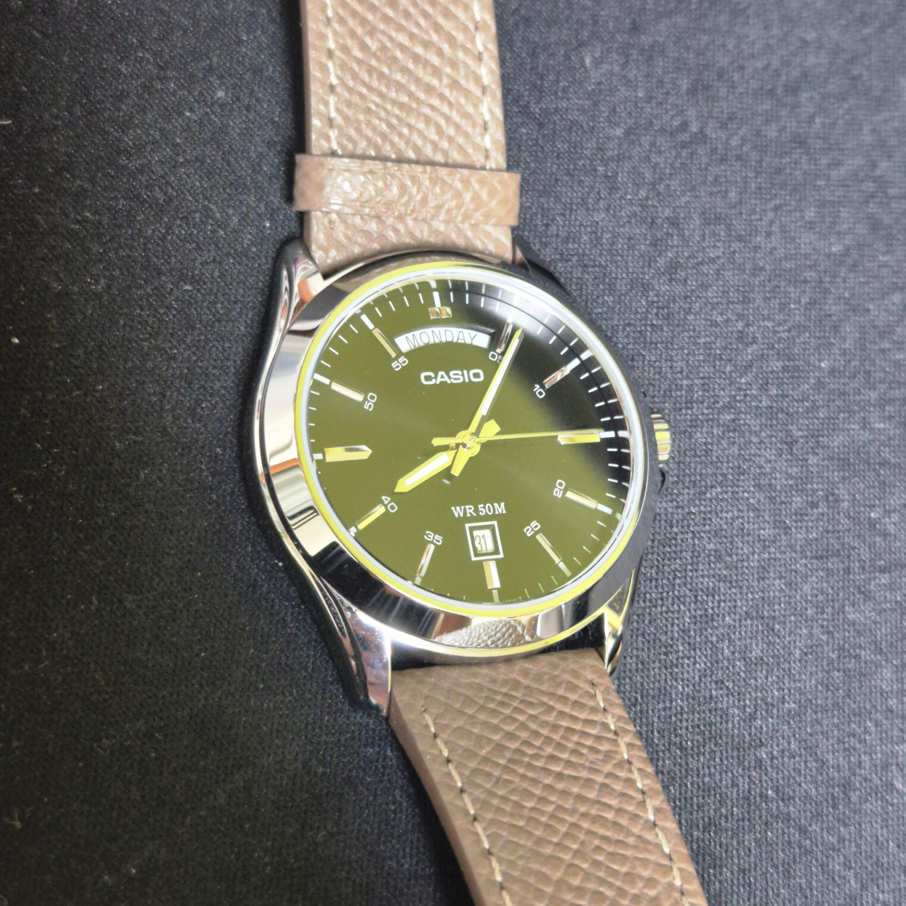 Casio MTP-1370D-1A1 착용 스타일