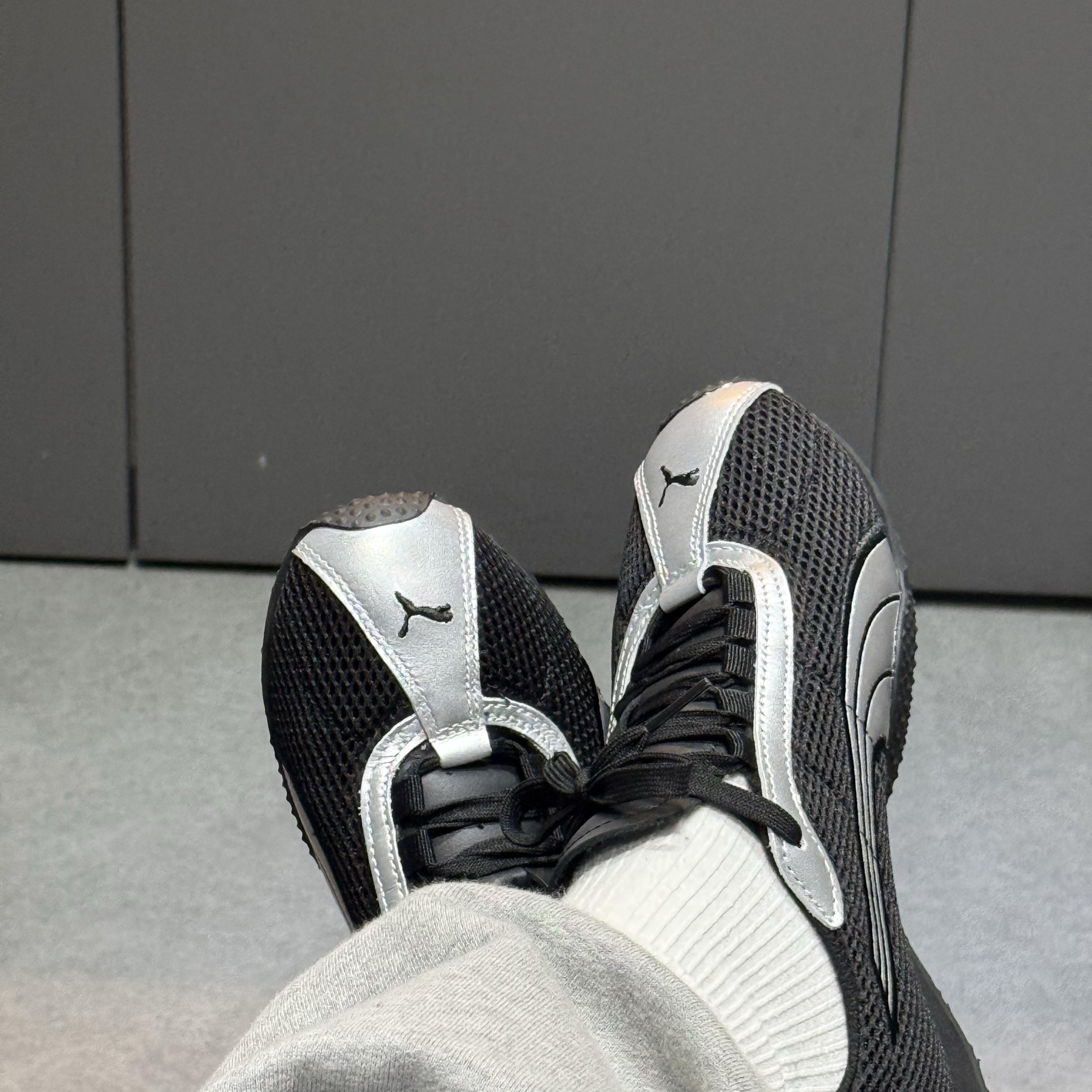 Puma H-street OG Black Silver 착용 스타일 - 3