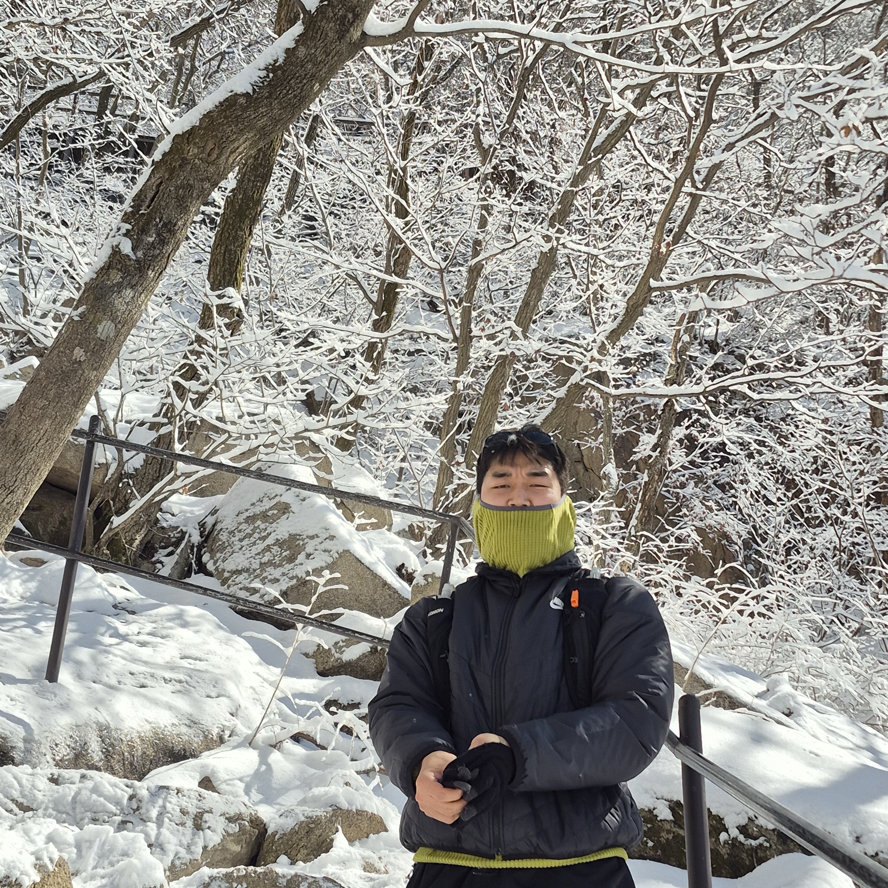 Salomon Active Skin 8 Set Black Metal, Ray-Ban DADDY-O II Polished Black Frame Green Classic G-15 Lenses 착용 스타일 - 3