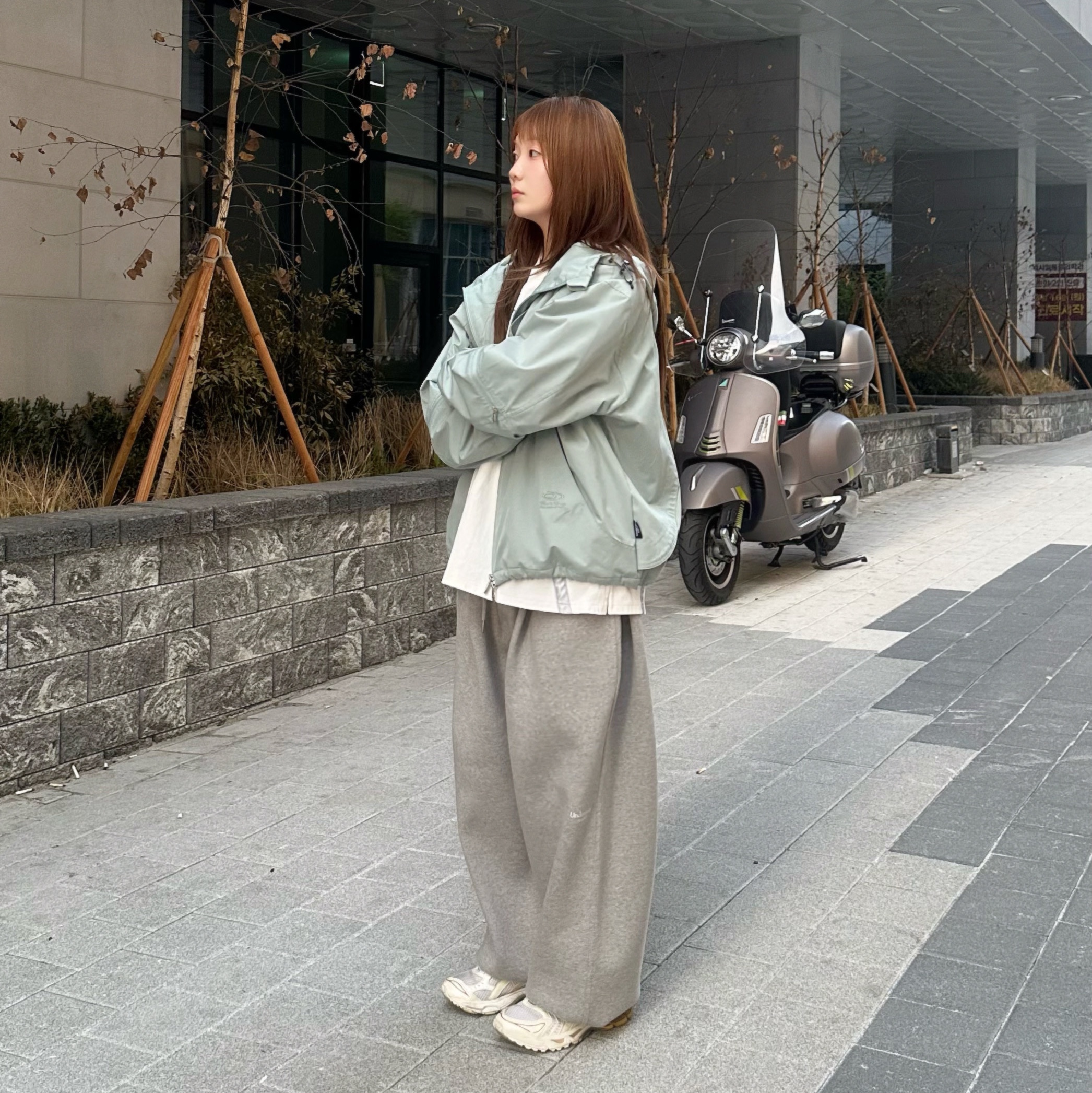 Undermycar Mu.03 Anti Fxxking Logo Play Oversized Sweat Jogger Melange Gray 착용 스타일 - 3