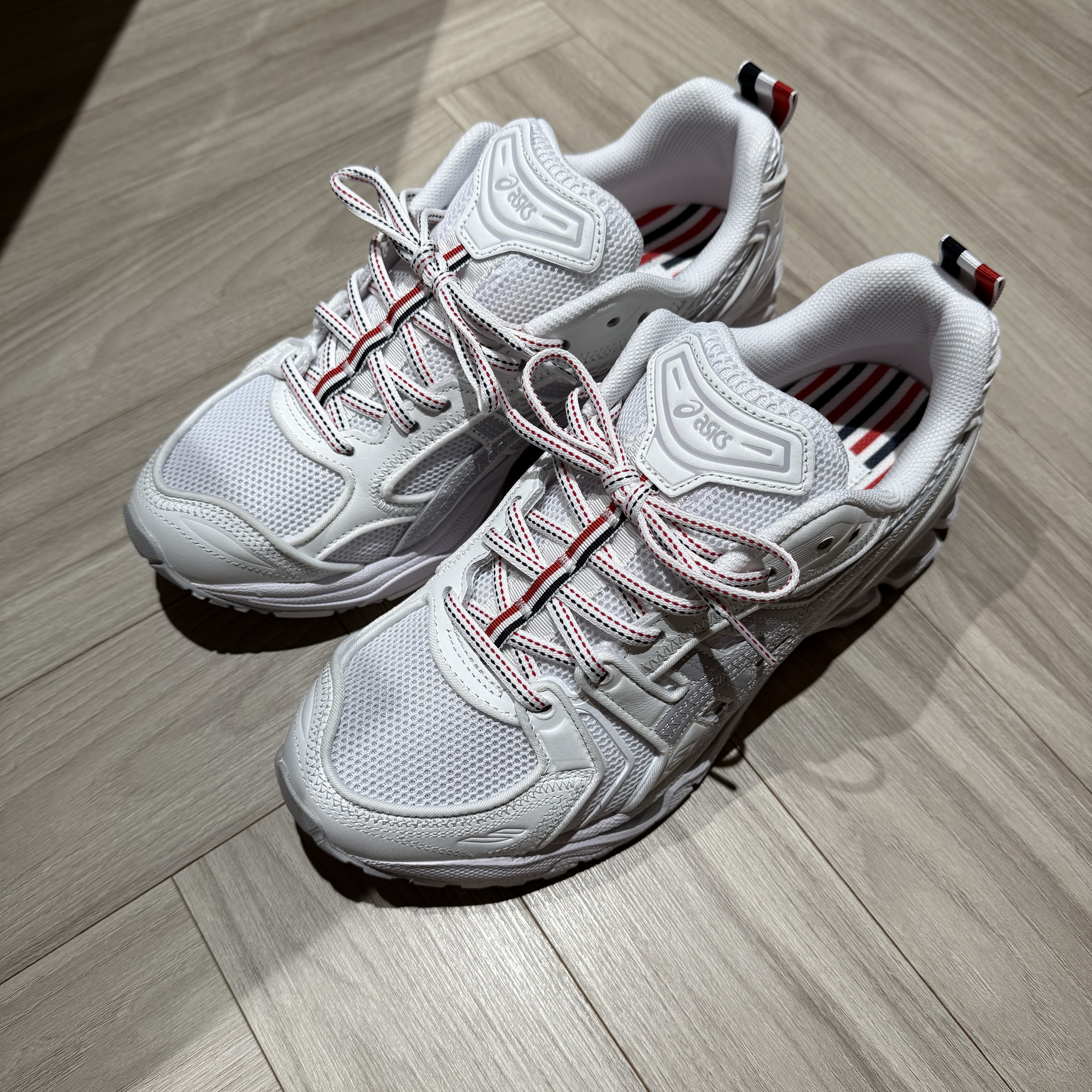 Asics x Thom Browne Gel-Kayano 14 White 착용 스타일 - 2