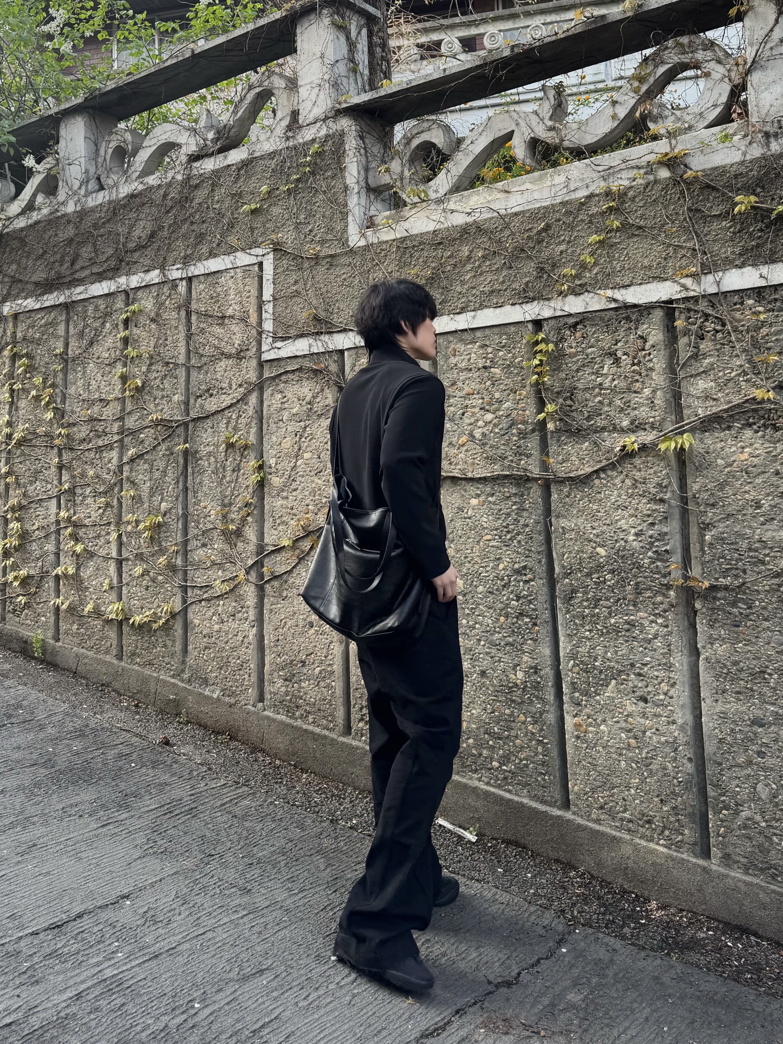 Xlim EP.9 03 Trousers Black, Converse x Shai 001 Charm Black 착용 스타일 - 6