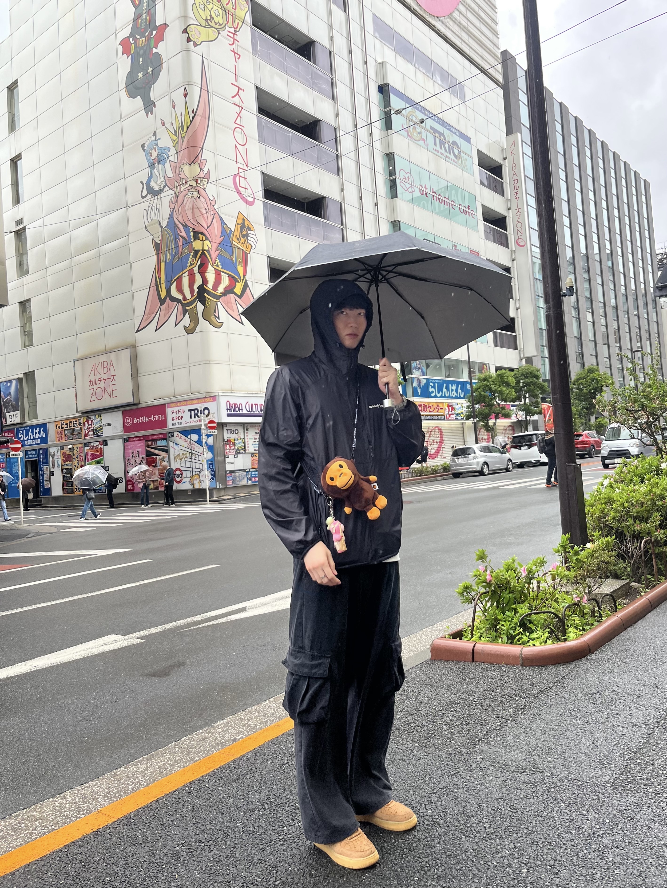 Montbell Wind Blast Hooded Jacket Black, BAPE Baby Milo Mobile Bag Brown 착용 스타일 - 1