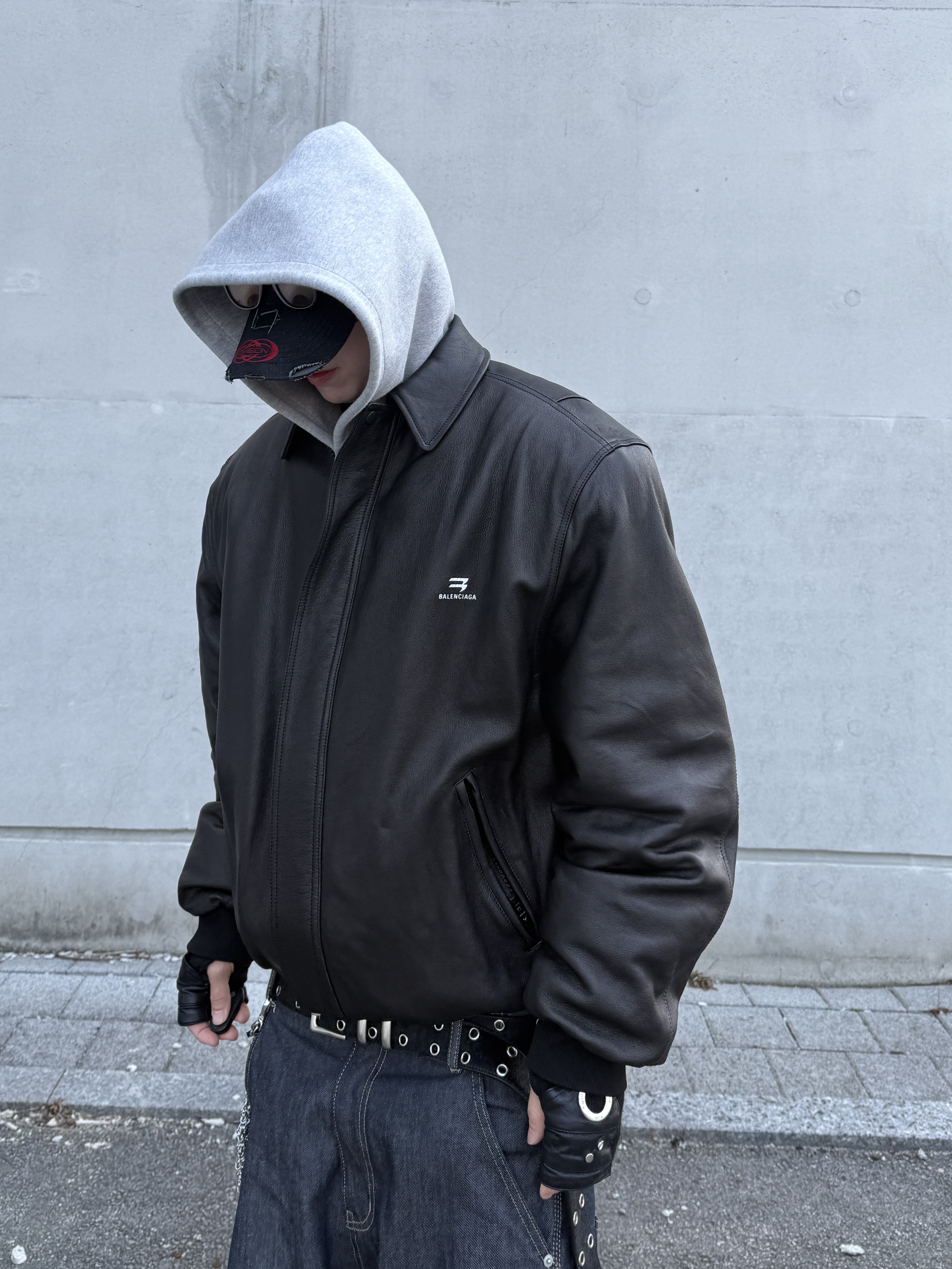 Balenciaga Sporty B Taxi Blouson Black, Balenciaga Sporty B Taxi Blouson Black 착용 스타일 - 6