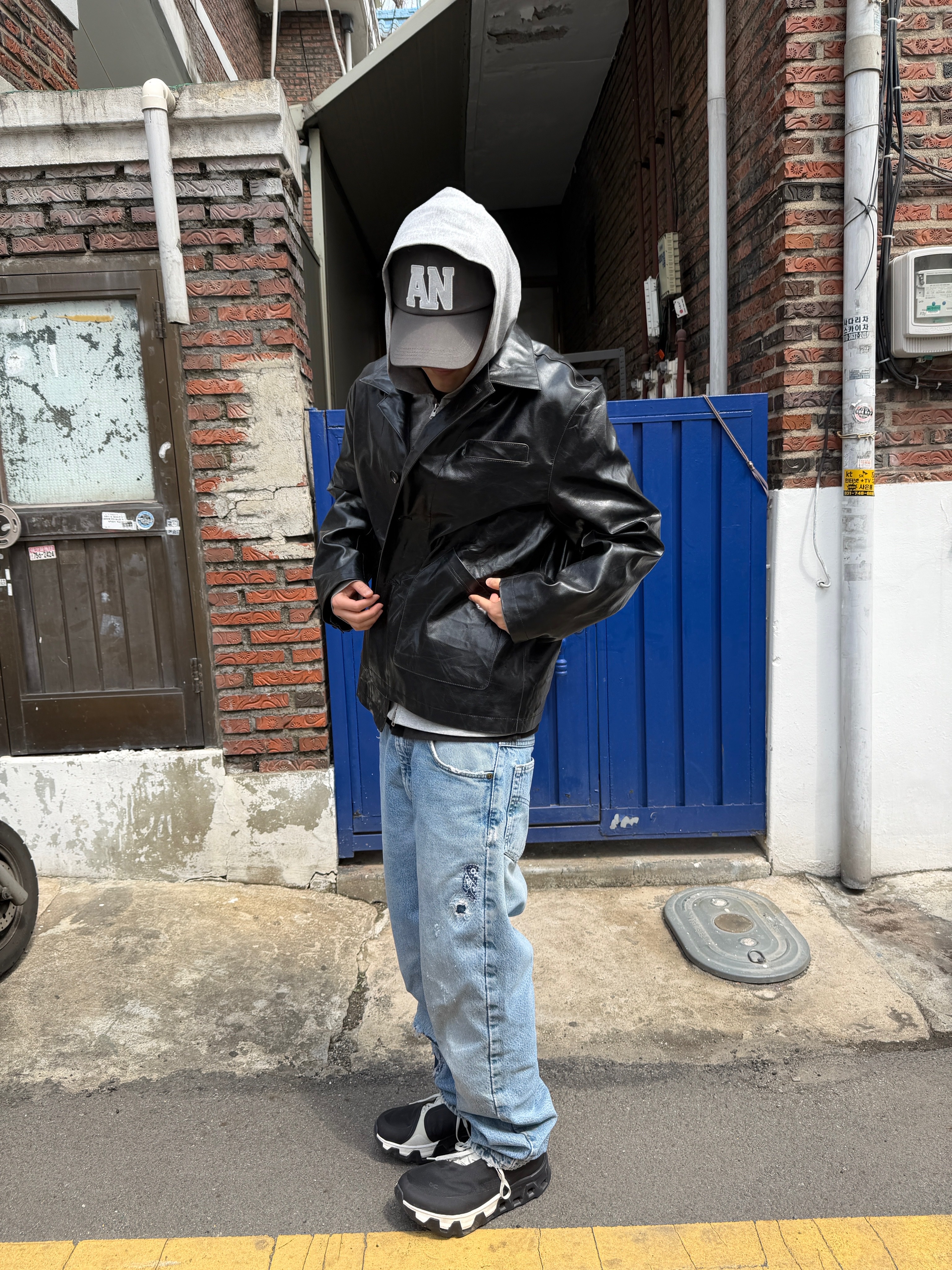 On Running x Post Archive Faction (Paf) Cloudmonster Hyper Black 착용 스타일 - 4