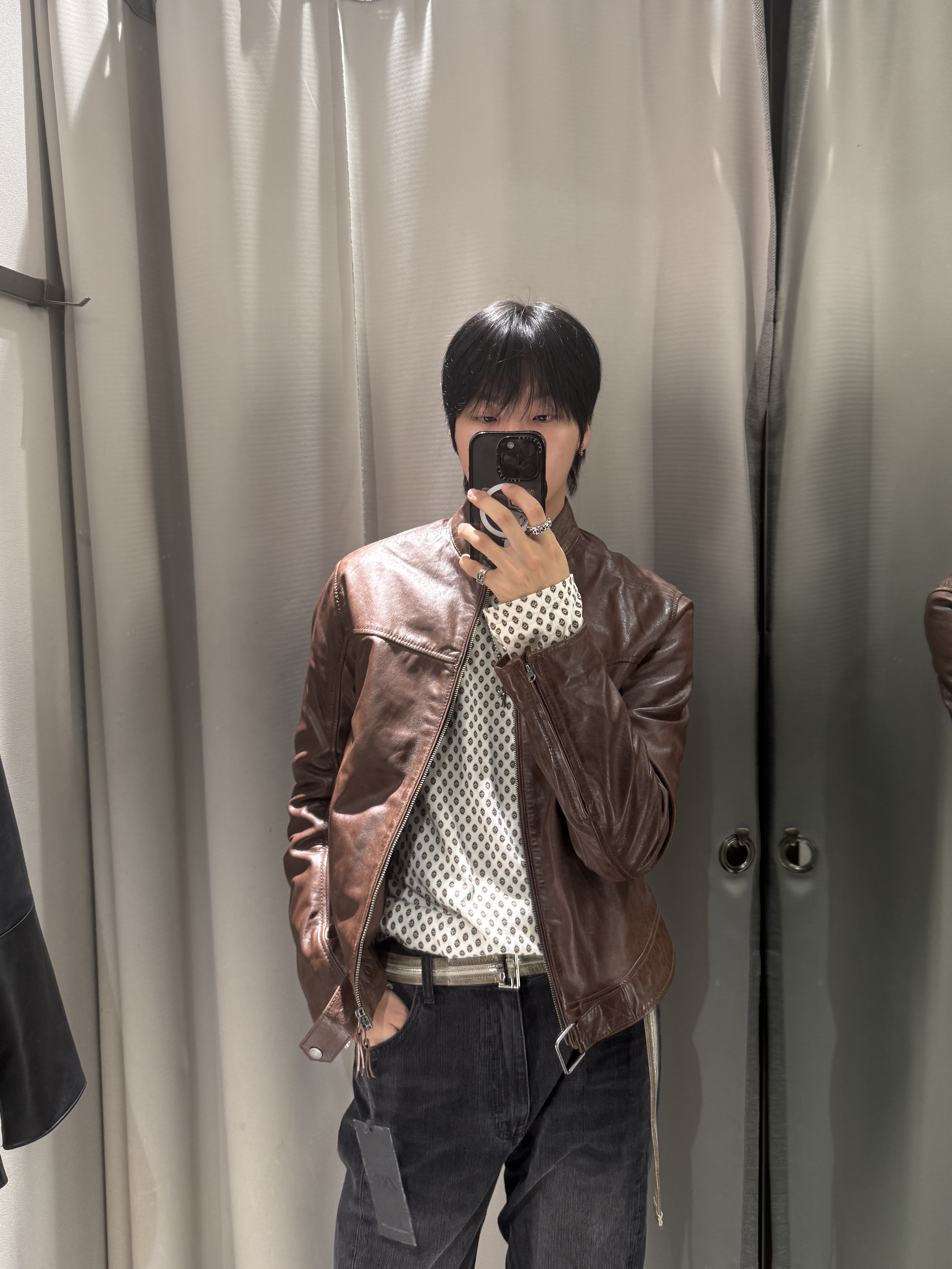 ERIIST Spencer Belt Moss Sand Two Tone 착용 스타일 - 1