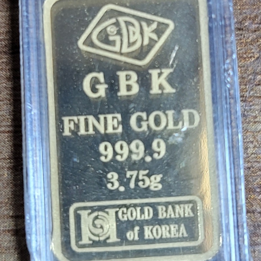 Gold The Three Major Hallmarks Gold Bar 3.75g (Random Design) 착용 스타일