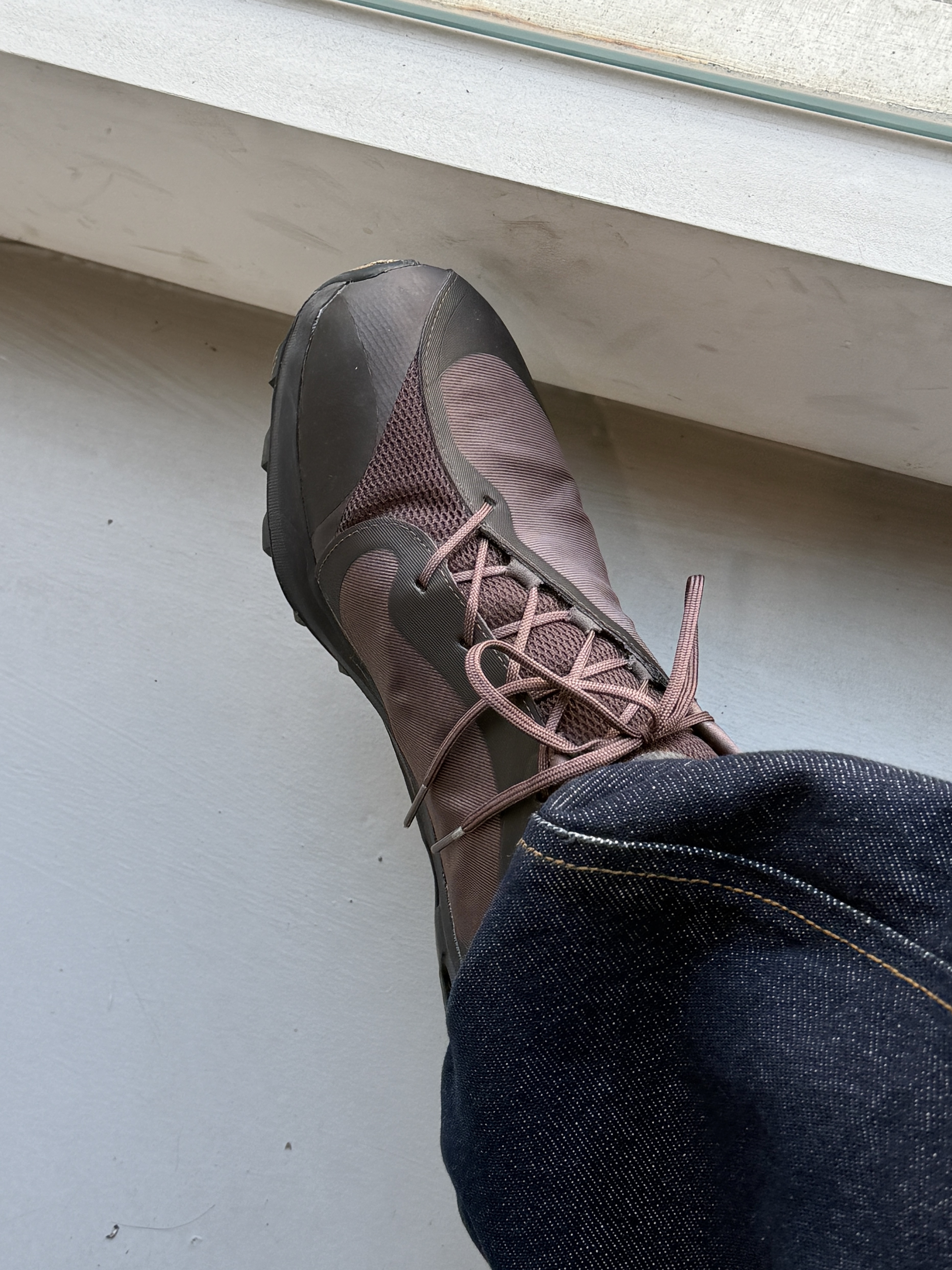 (W) On Running x Post Archive Faction (Paf) Cloudventure Peak Cacao Espresso, Chrome Hearts Silichrome CH Cross Pendant Clear 2025 착용 스타일 - 6