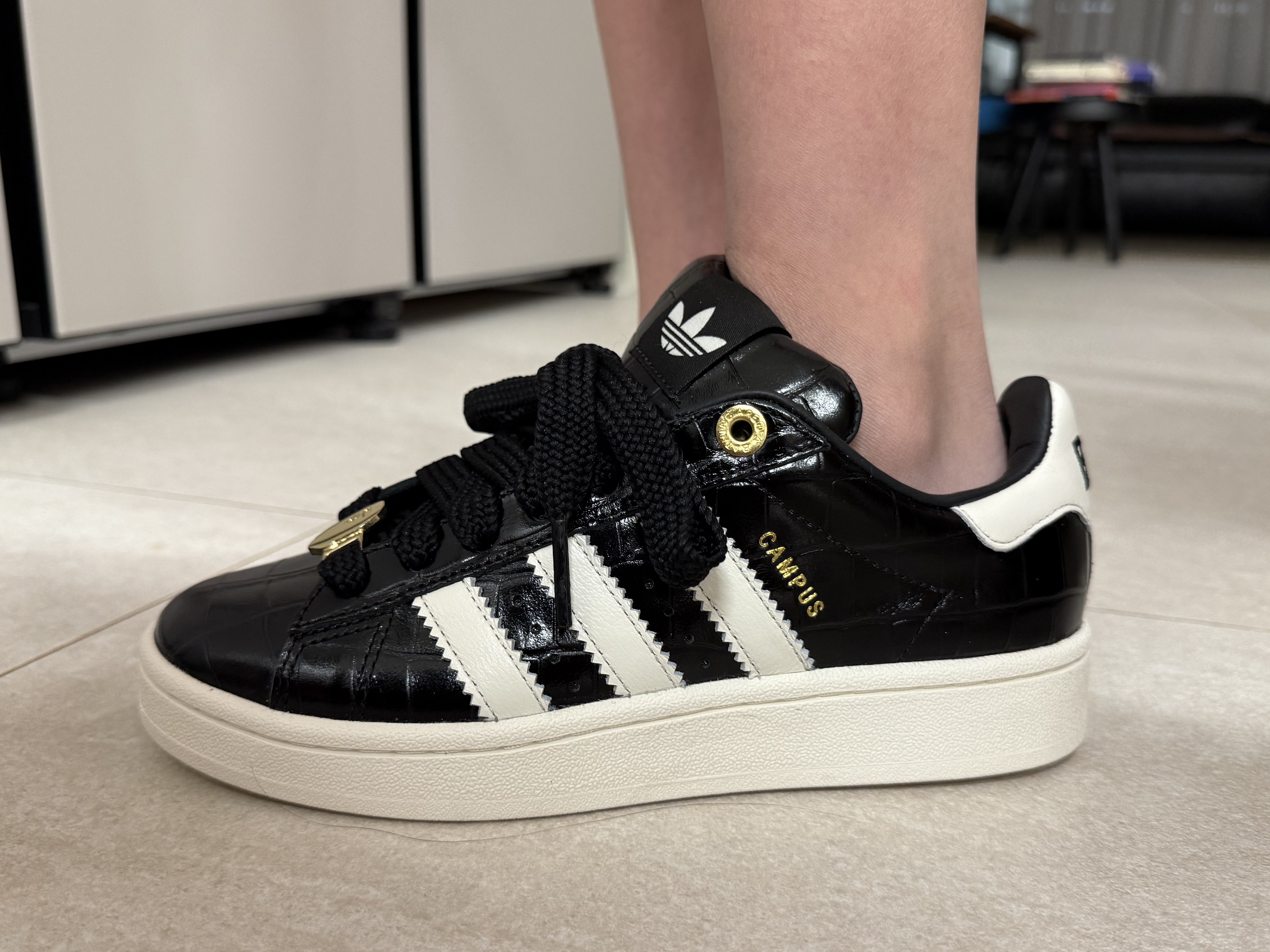 Adidas x BAPE Adistar Hrmy Hemp Iron Metallic, Adidas x BAPE Campus 00s Core Black Off White 착용 스타일 - 2