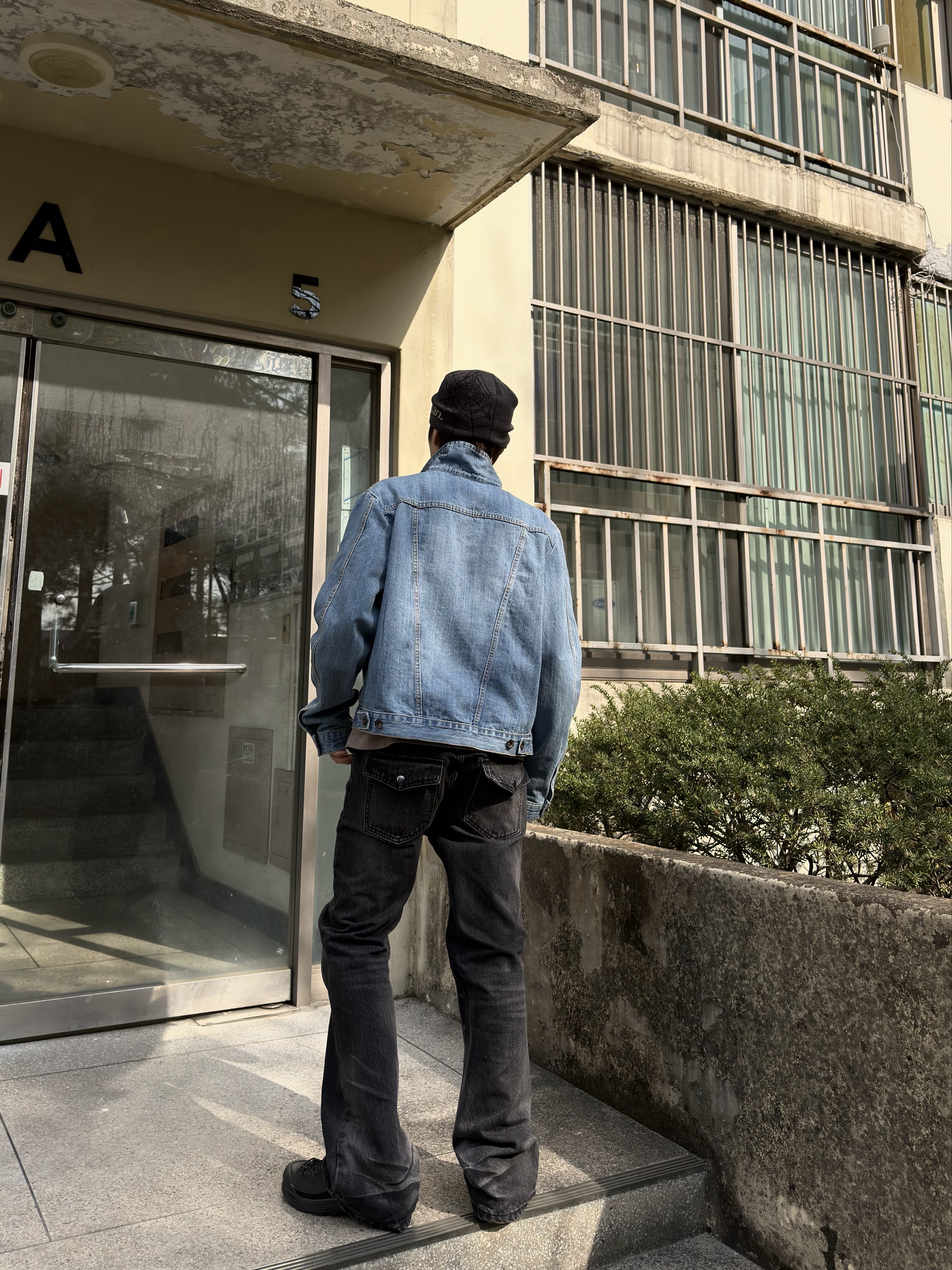 Salomon x Carhartt WIP X-Alp Black 착용 스타일 - 2