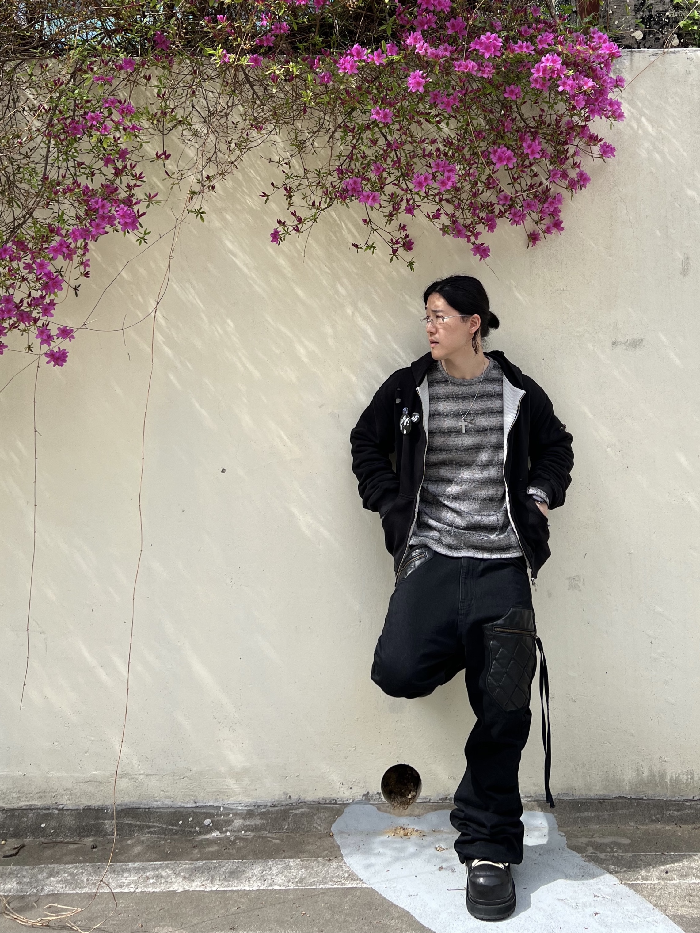 emostanceclub Leather Patch Flared Jeans Black, MJD Cowboy Patch Thermal Zip-Up Hoodie Black 착용 스타일 - 4