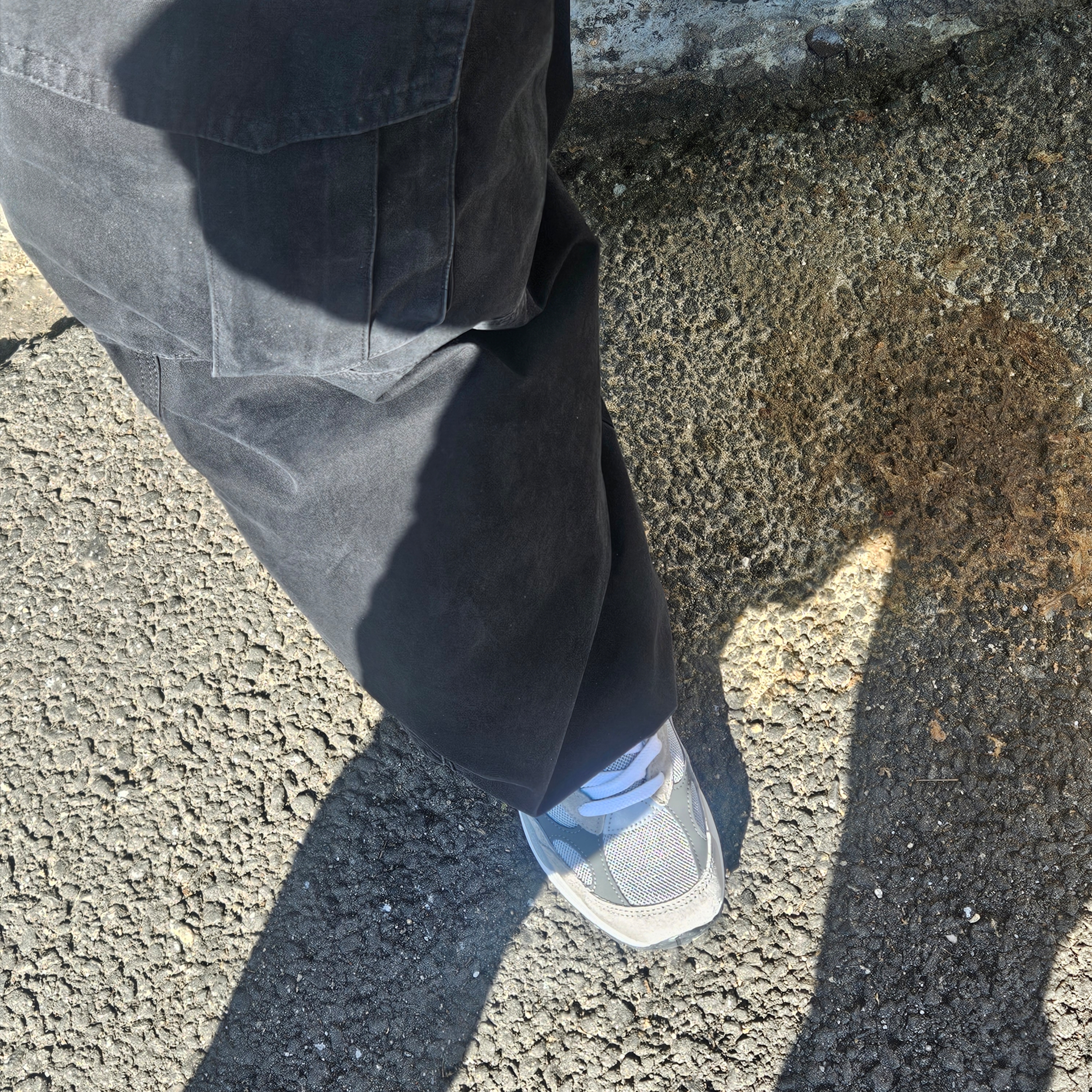 New Balance 992 Made in USA Core Grey Silver Metallic 착용 스타일