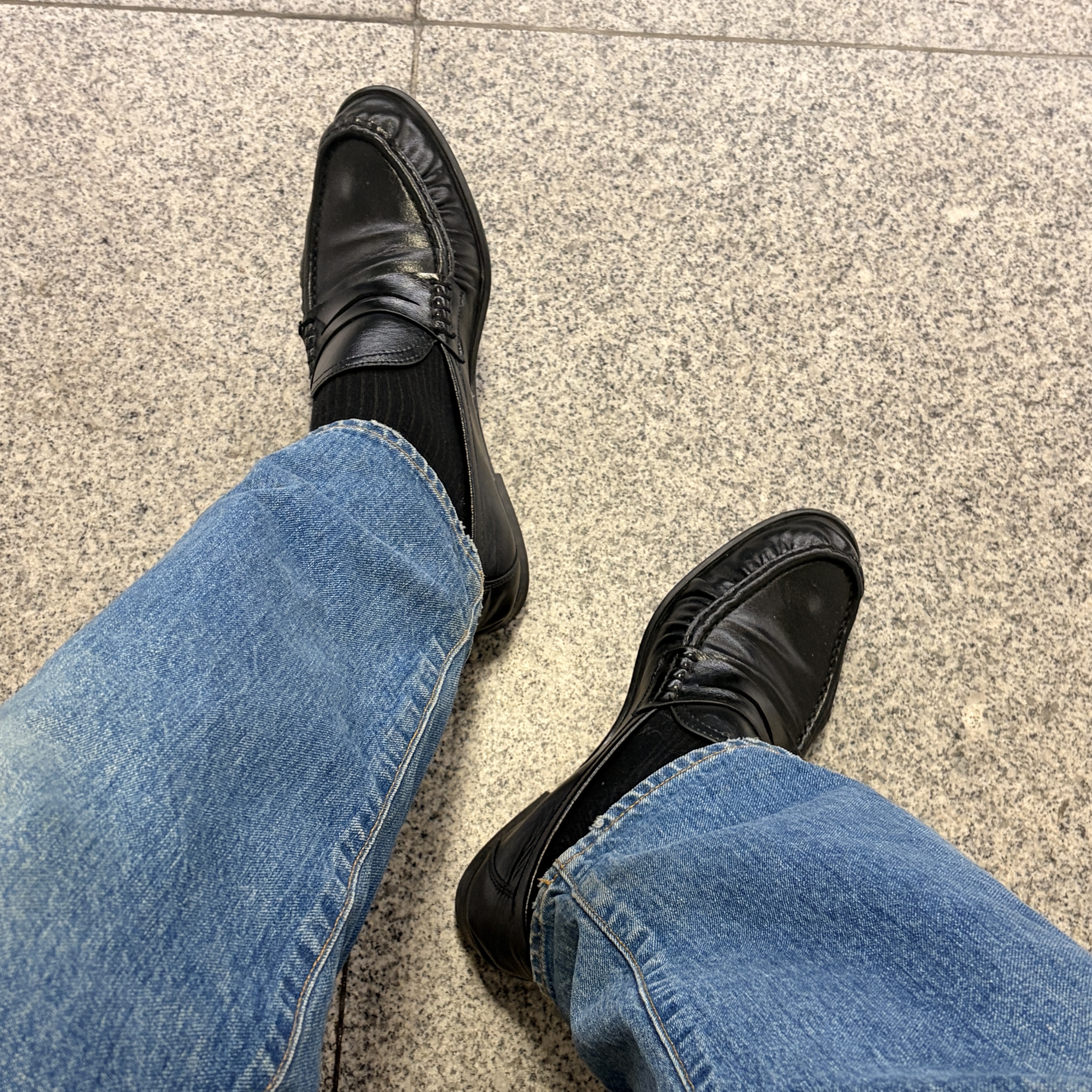 (W) Zara Soft Gathered Loafer Black 착용 스타일