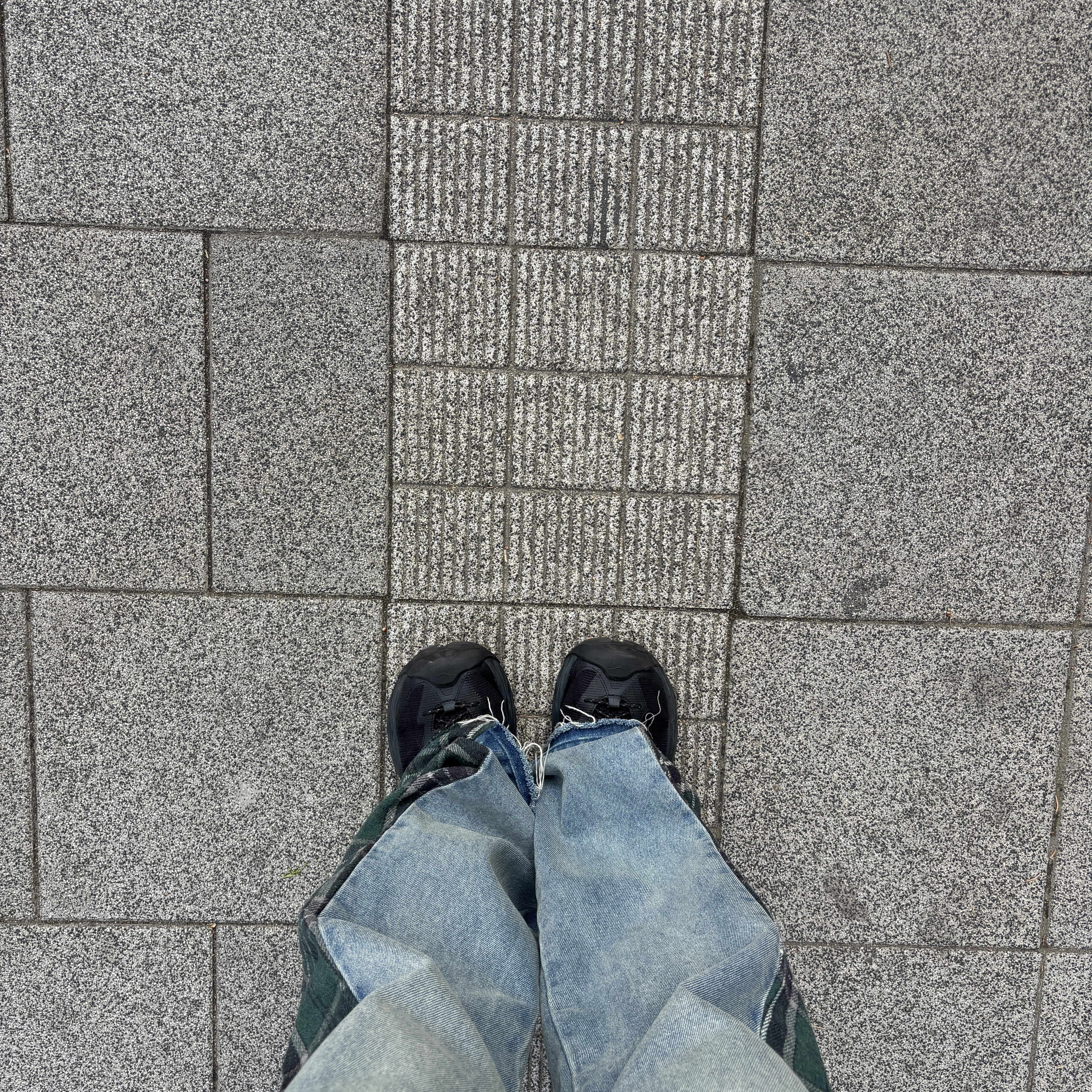 (W) Hoka Hopara 2 Black 착용 스타일 - 4