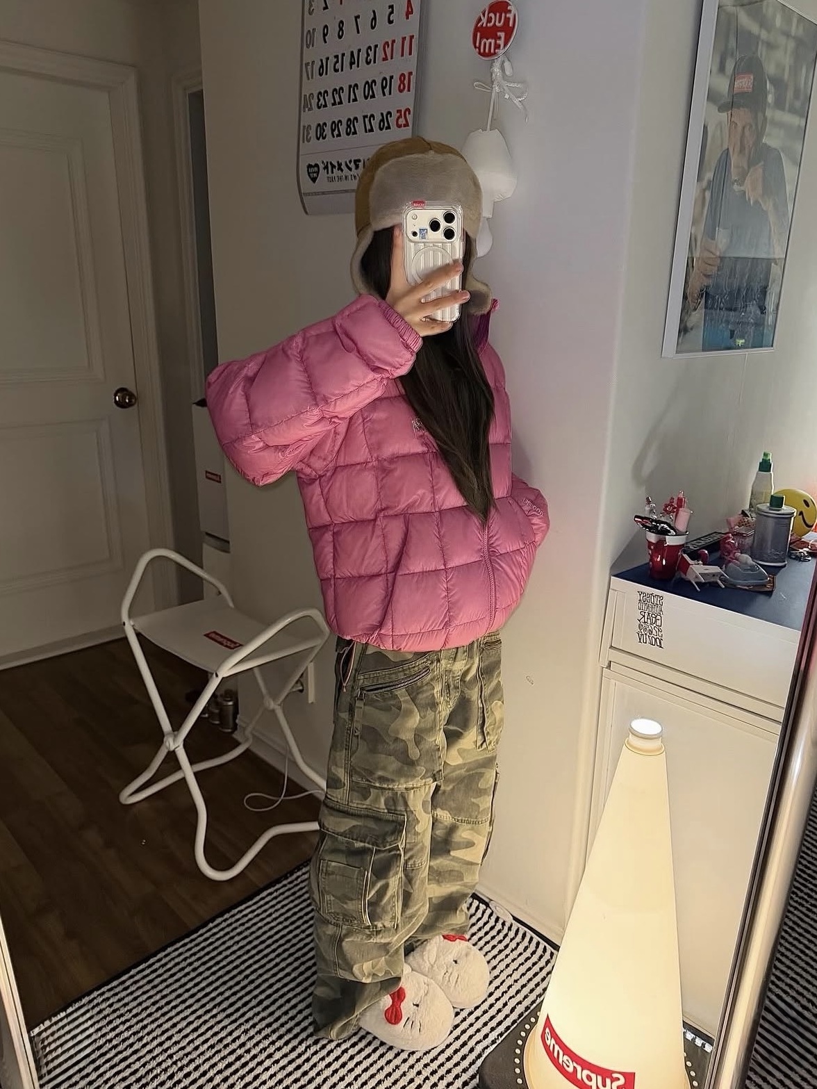 Stussy Midweight Puffer Pink 착용 스타일 - 1