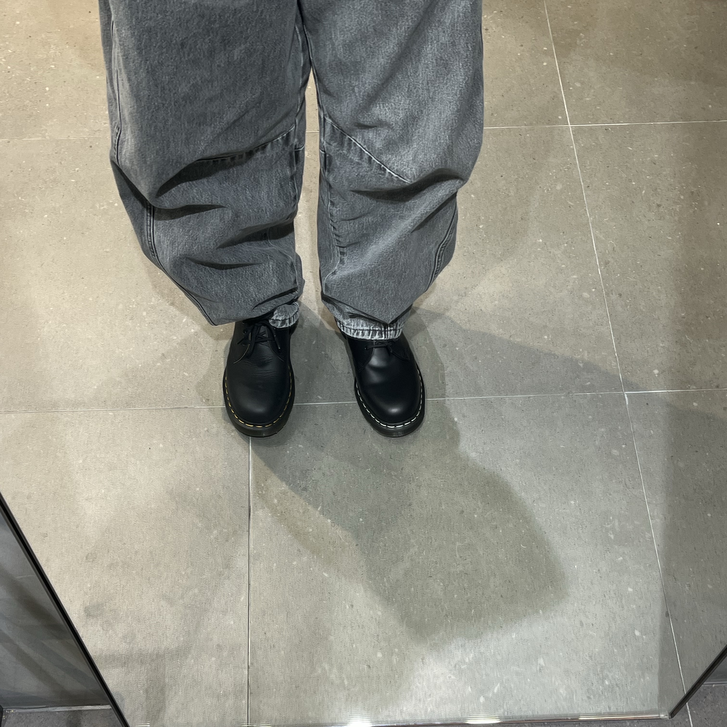 Dr. Martens 1461 Smooth Black, Adidas Waffle Beckenbauer Track Top Black - KR Sizing 착용 스타일 - 2