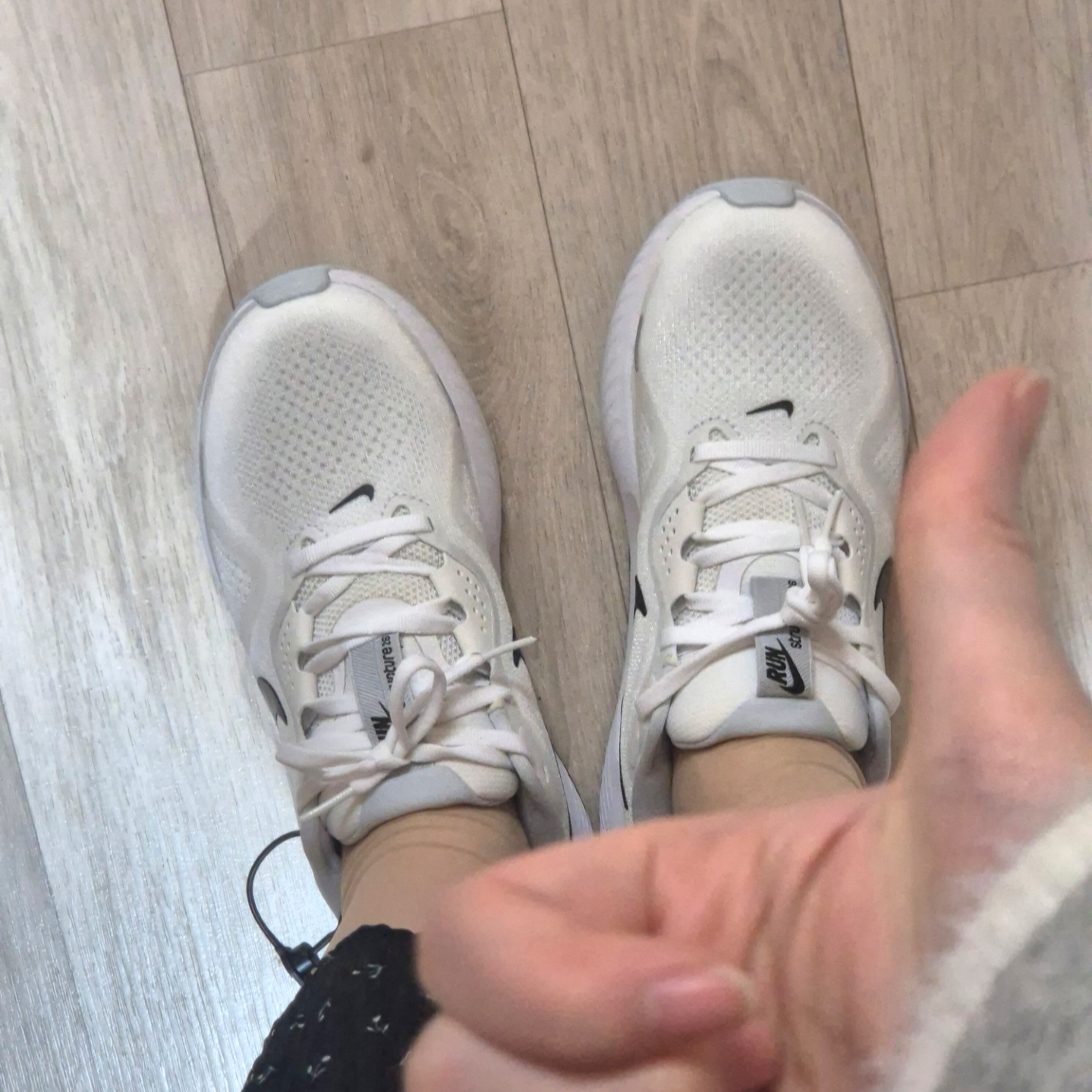 Nike Structure 26 White Pure Platinum 착용 스타일