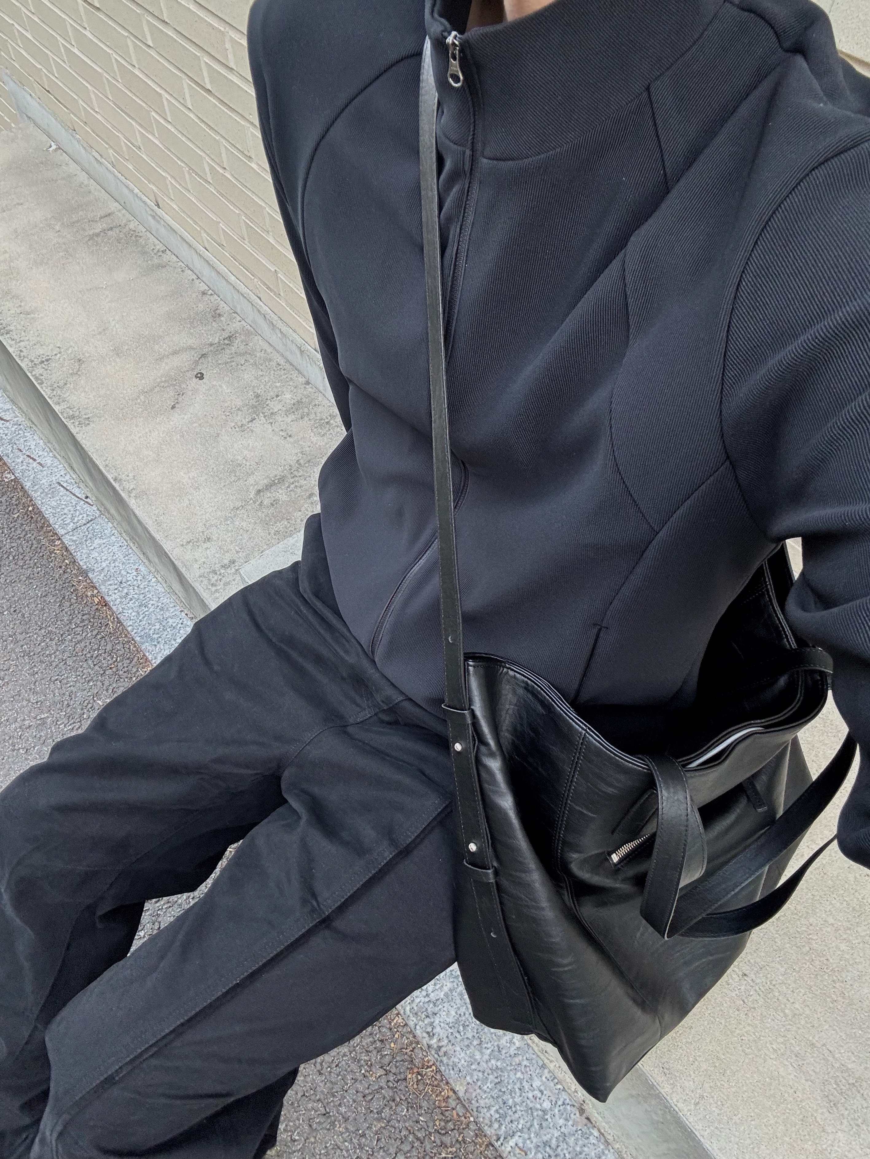 Xlim EP.9 03 Trousers Black, Converse x Shai 001 Charm Black 착용 스타일 - 7