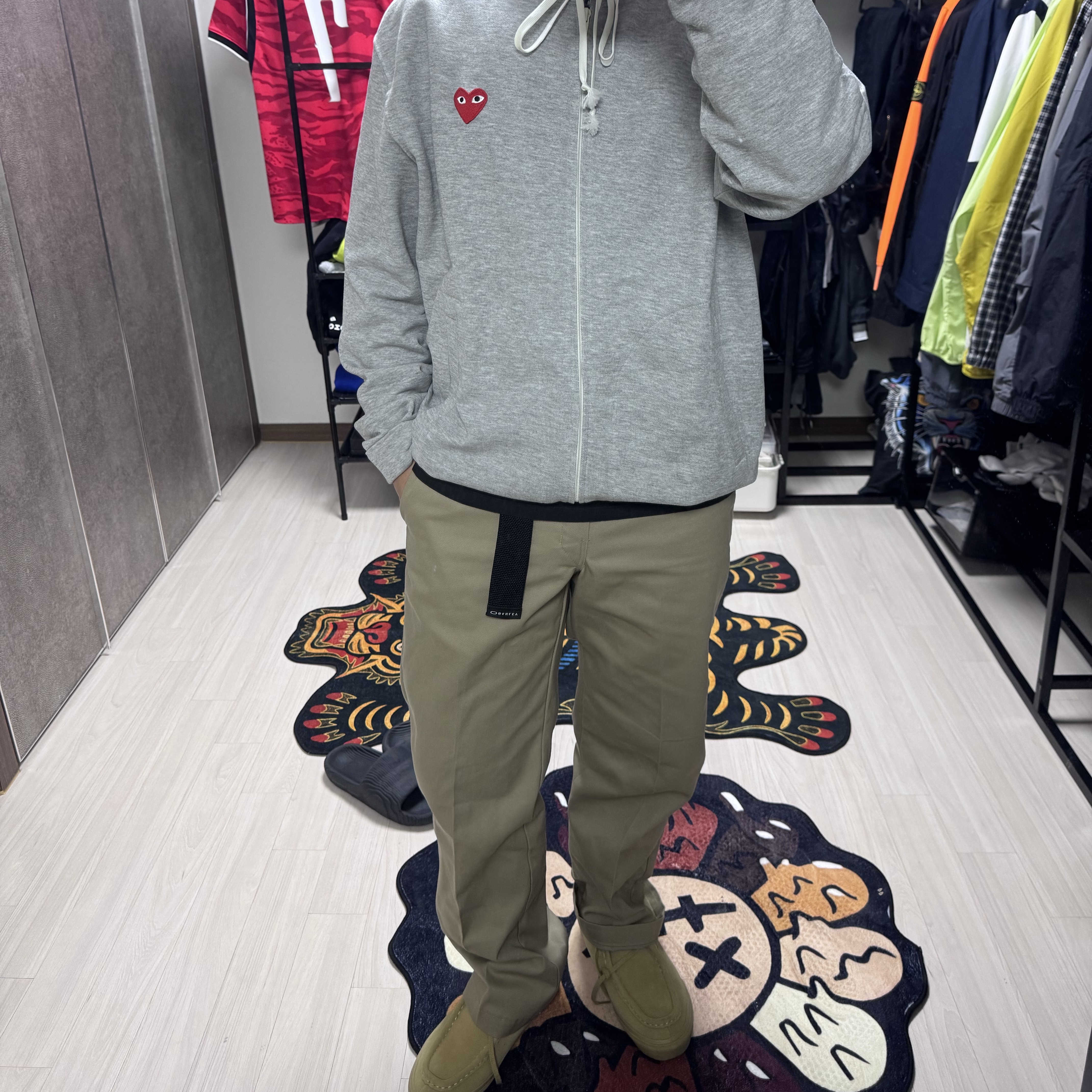 Dickies Original 874 Work Pant Khaki, Vans Carver Low Sand Beige 착용 스타일