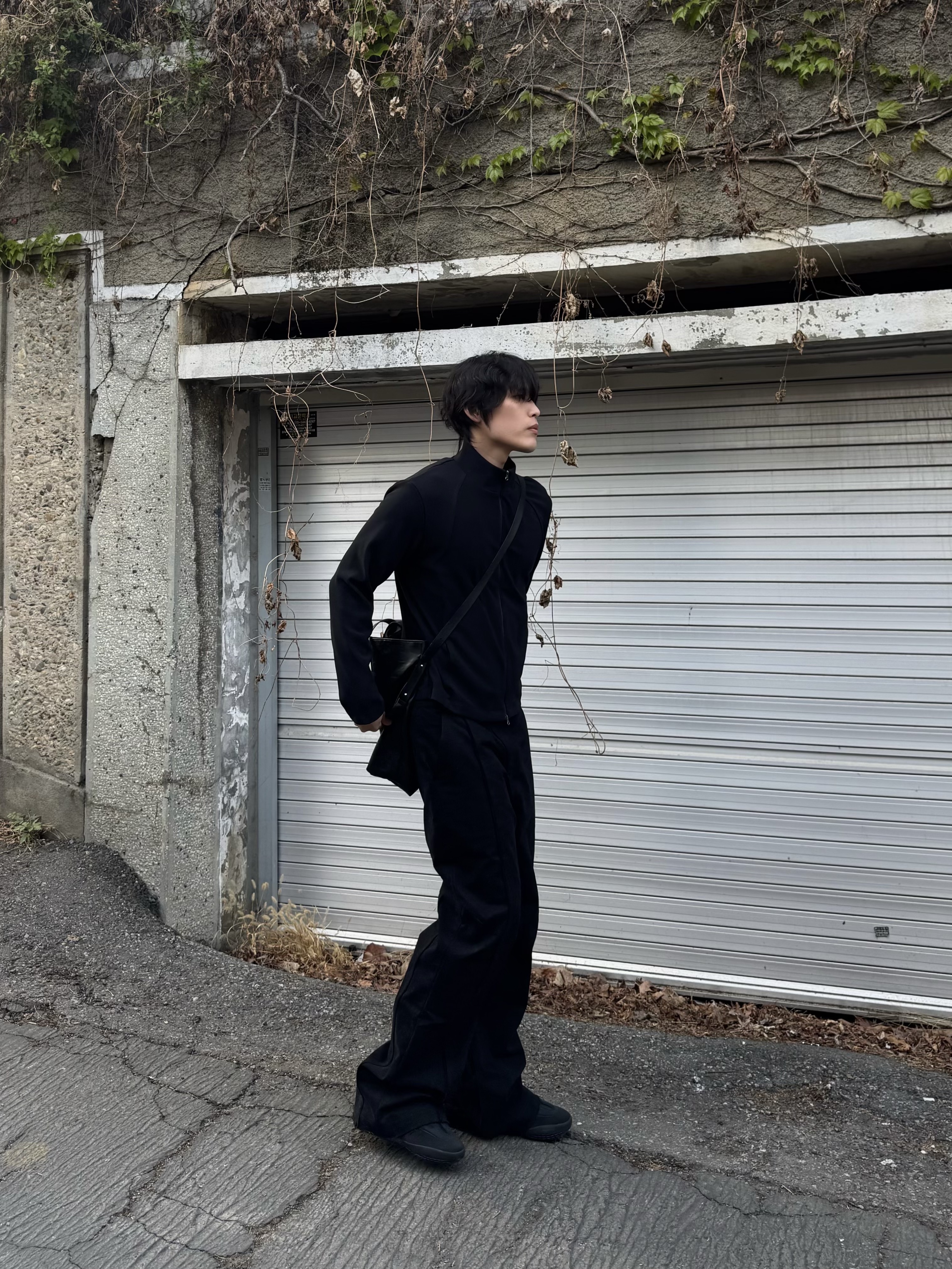 Xlim EP.9 03 Trousers Black, Converse x Shai 001 Charm Black 착용 스타일 - 1