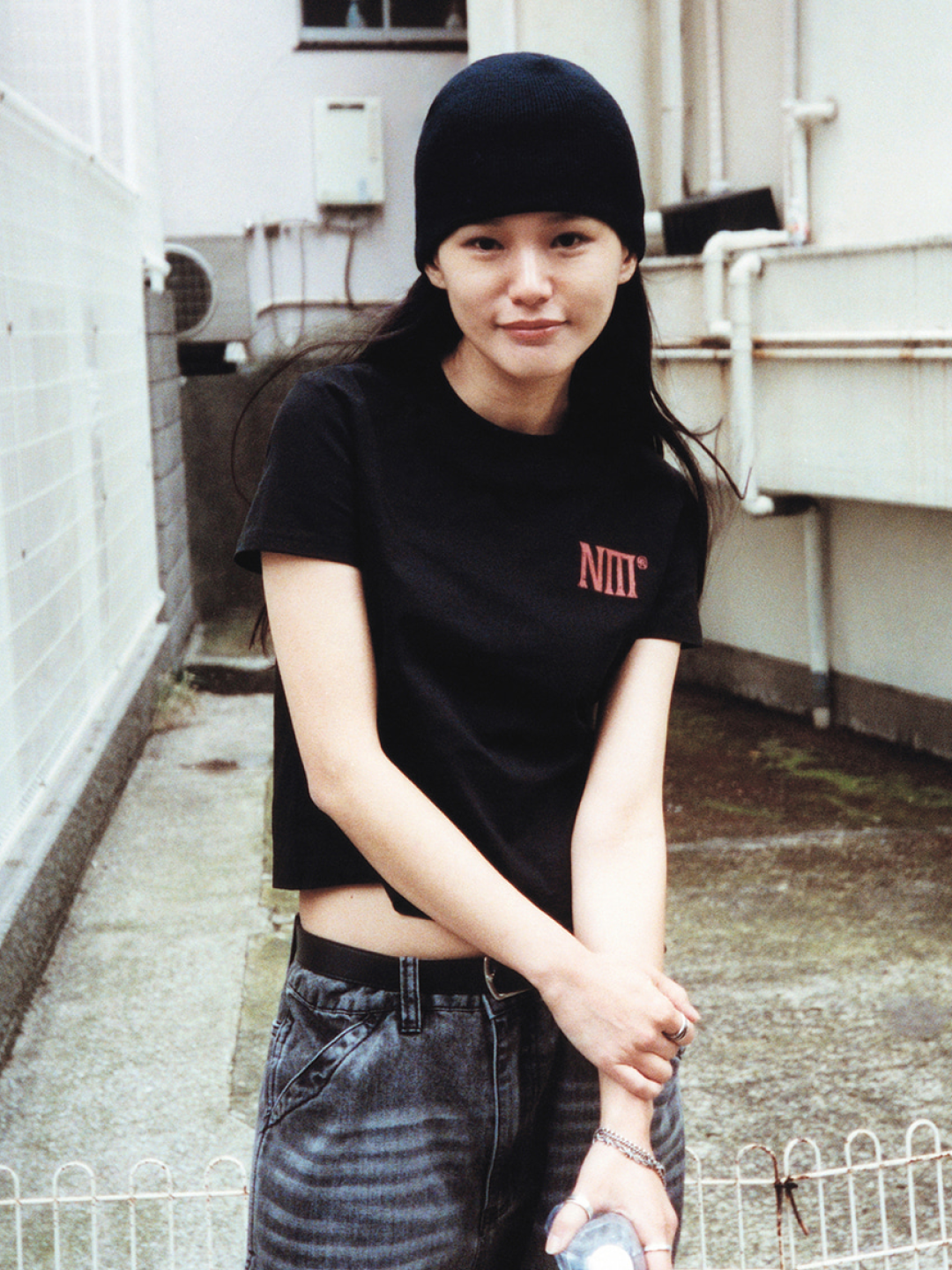 NOMANUAL W.B T-shirt Charcoal, (W) NOMANUAL Two Face Logo T-shirt Black 착용 스타일 - 3