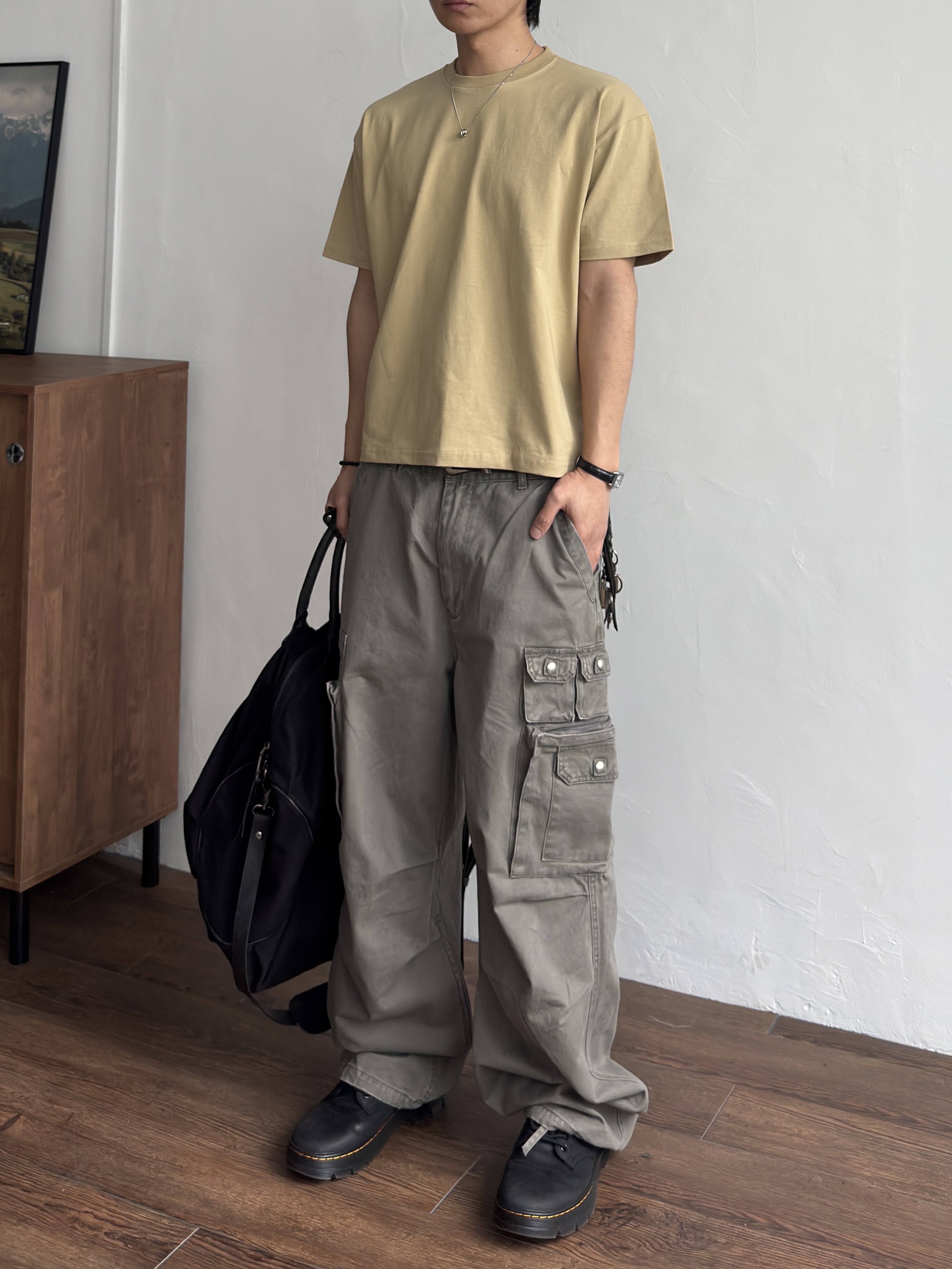Casio LTP-V007L-7B1, Dr. Martens Reeder Wyoming Leather Utility Shoes Black 착용 스타일 - 2