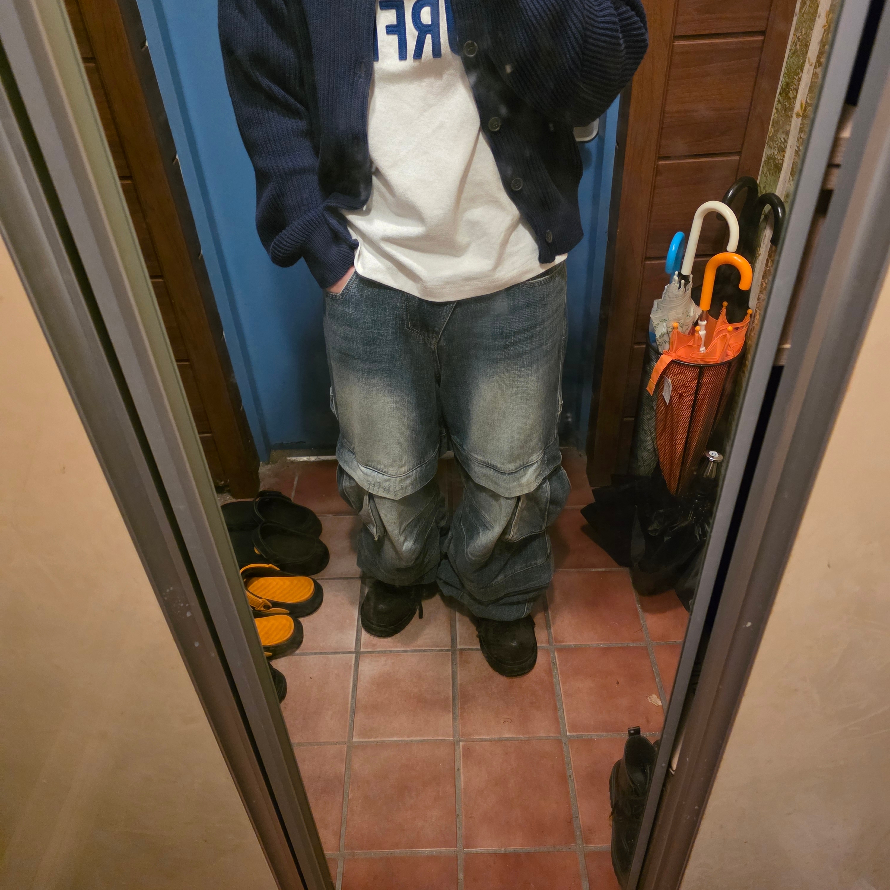 Kamien Titan Baggy Denim Pants Blue 착용 스타일 - 1