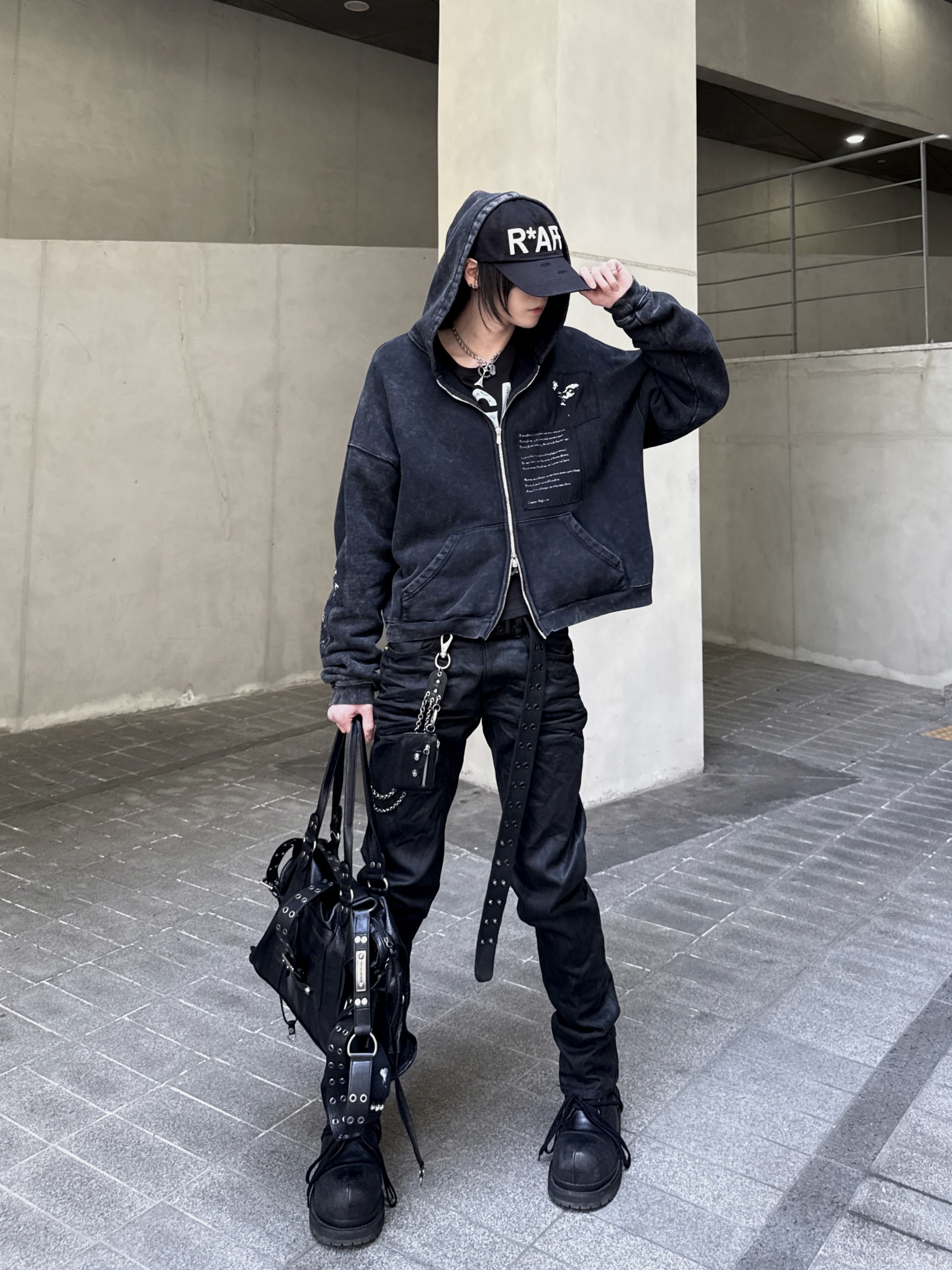 Sundayoffclub Waxed Straight Leg Jeans, Sundayoffclub R*AFF Vintage Thrashed Hat 착용 스타일 - 1