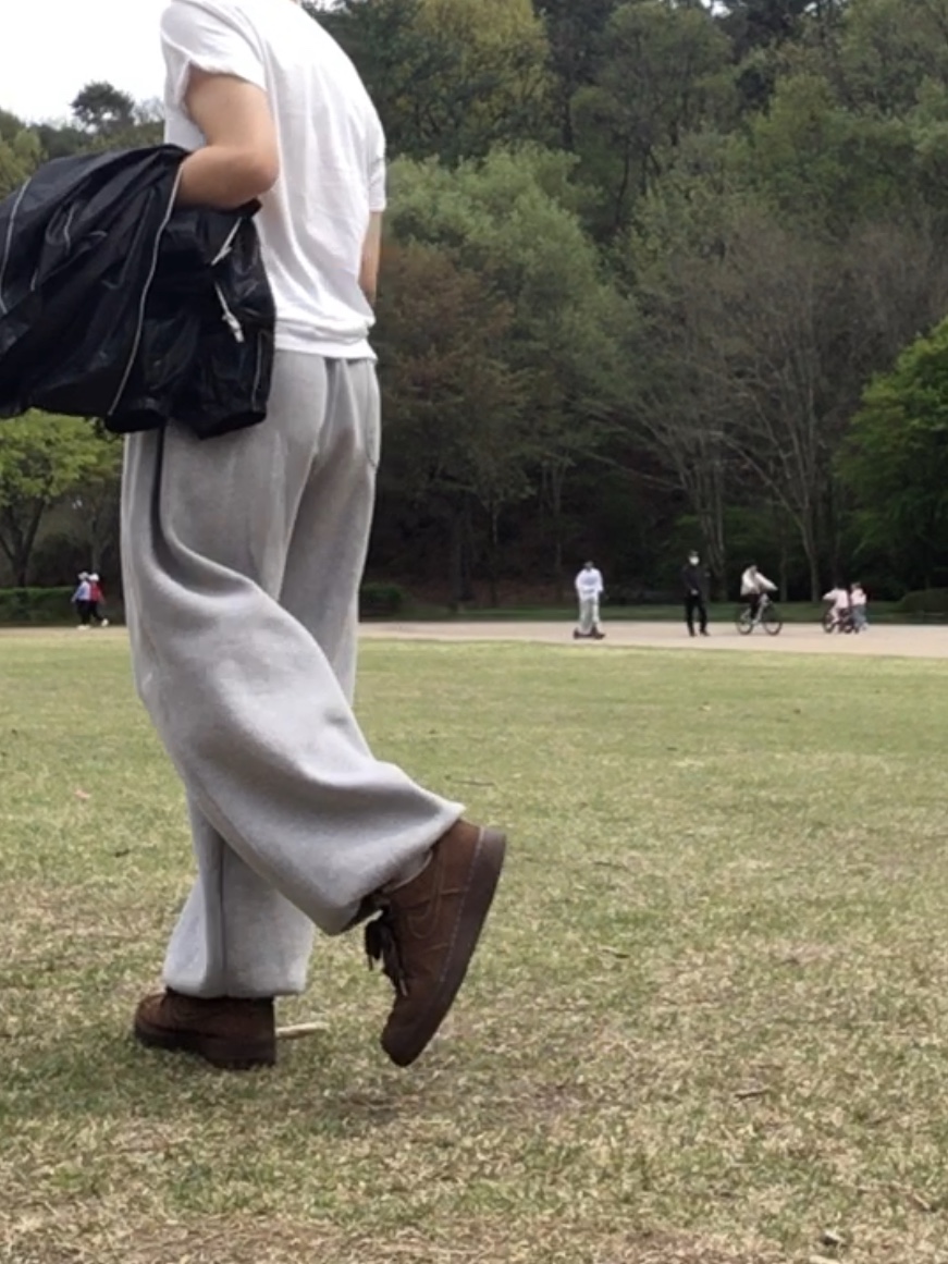 Undermycar Mu.03 Anti Fxxking Logo Play Oversized Sweat Jogger Melange Gray 착용 스타일 - 3